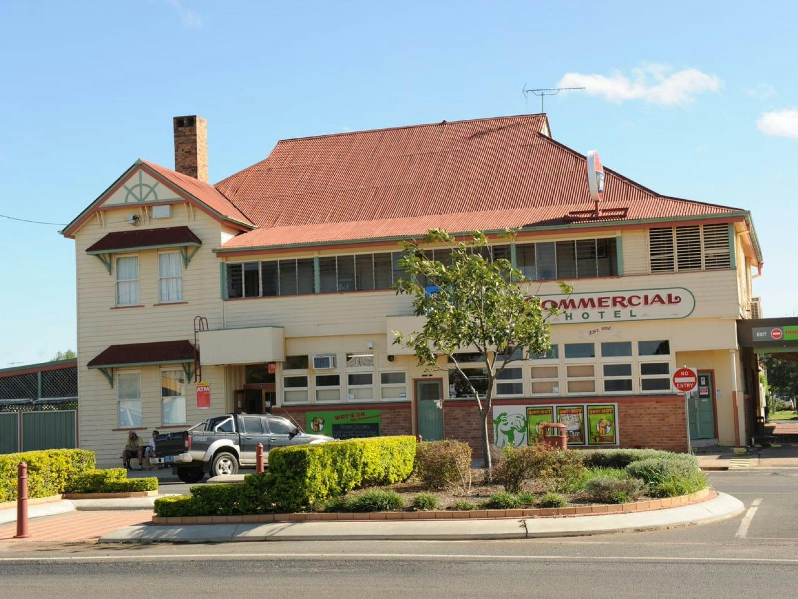 Tara Commercial Hotel Tara Commercial Hotel