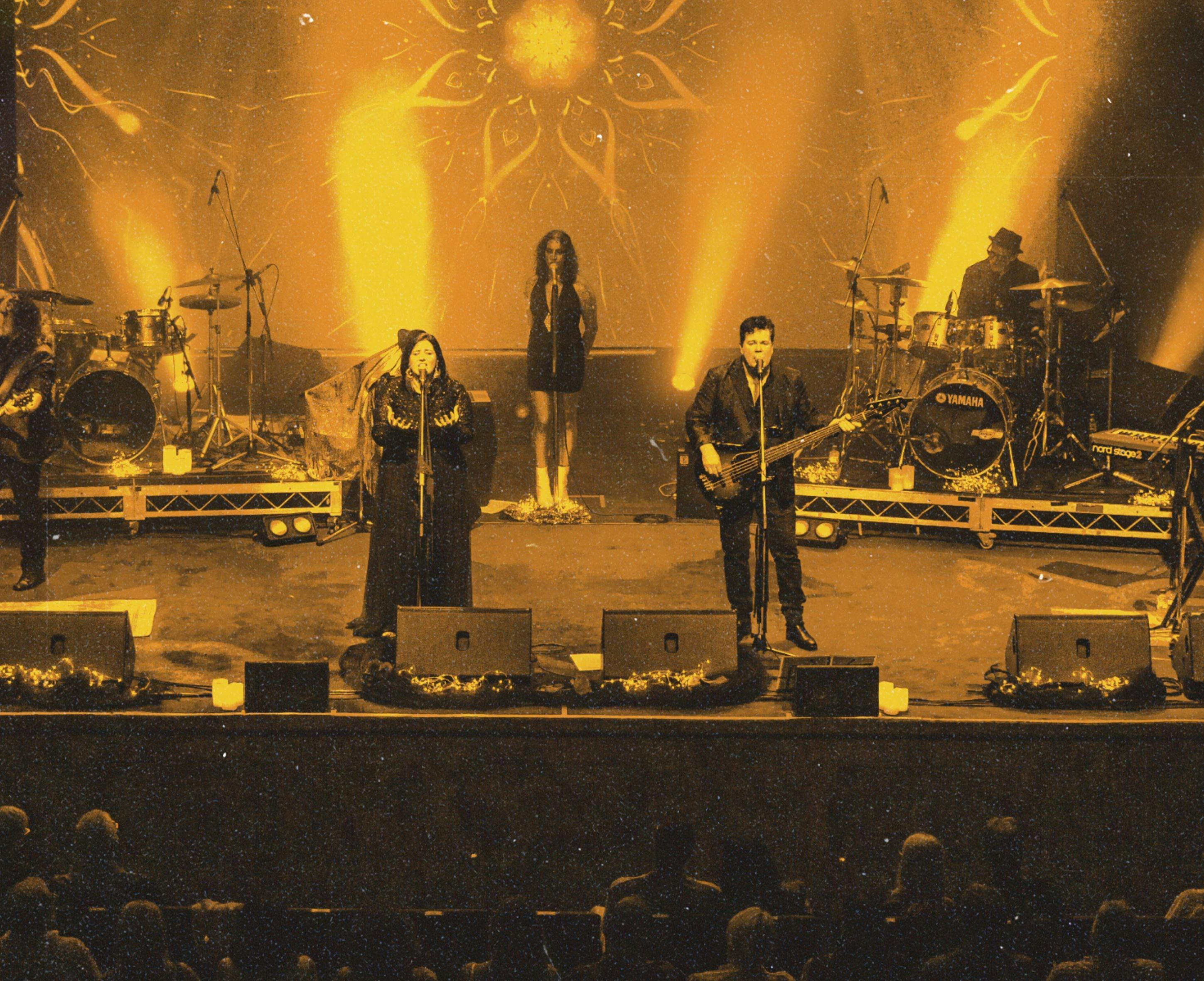 Seventh Wonder performs Fleetwood Mac's hits