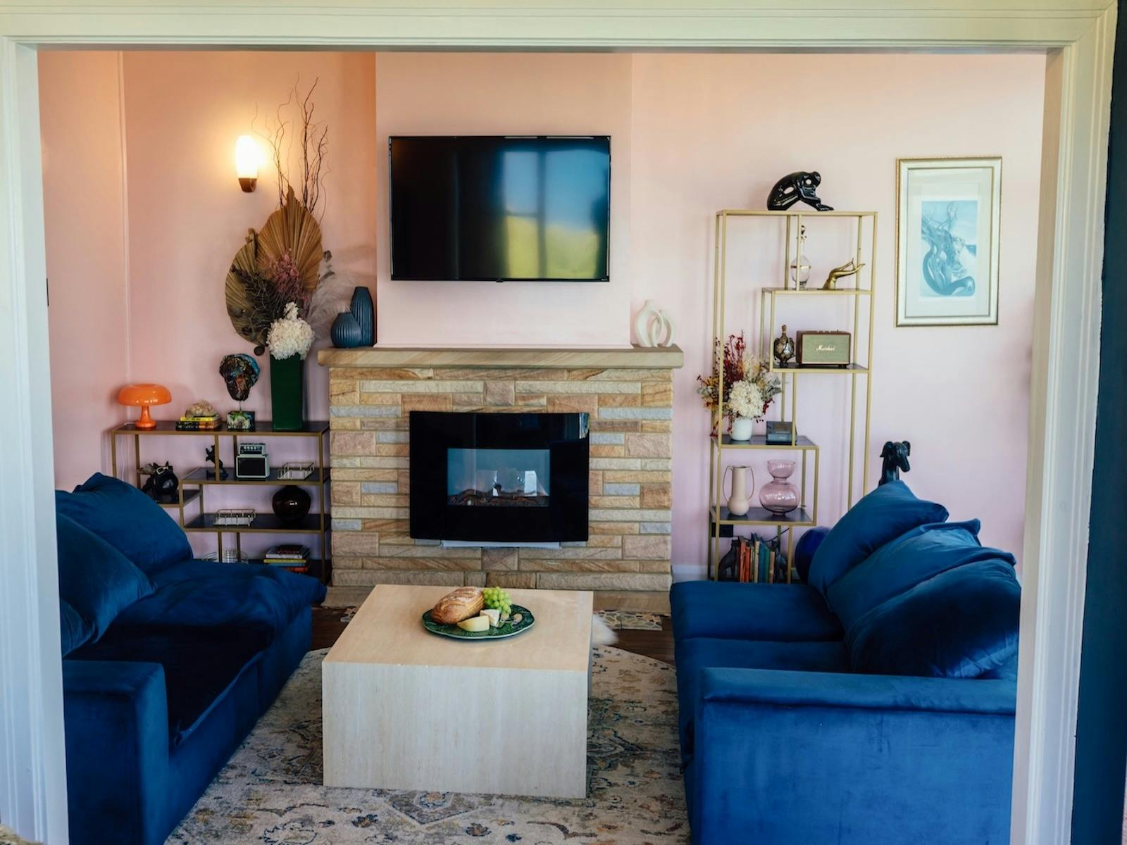 Beach holiday Accomodation Mereweather Newcastle Airbnb Holiday Ocean Front Unique Retro