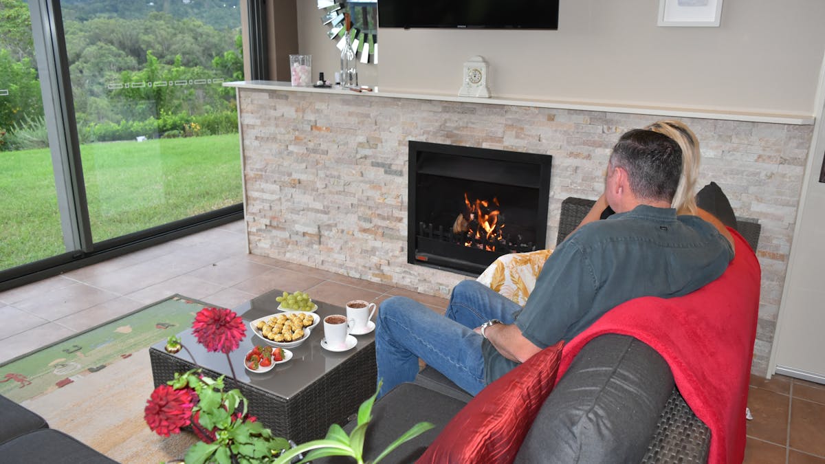 Open wood fire at Mapleton Springs to toast complimentary marshmallows