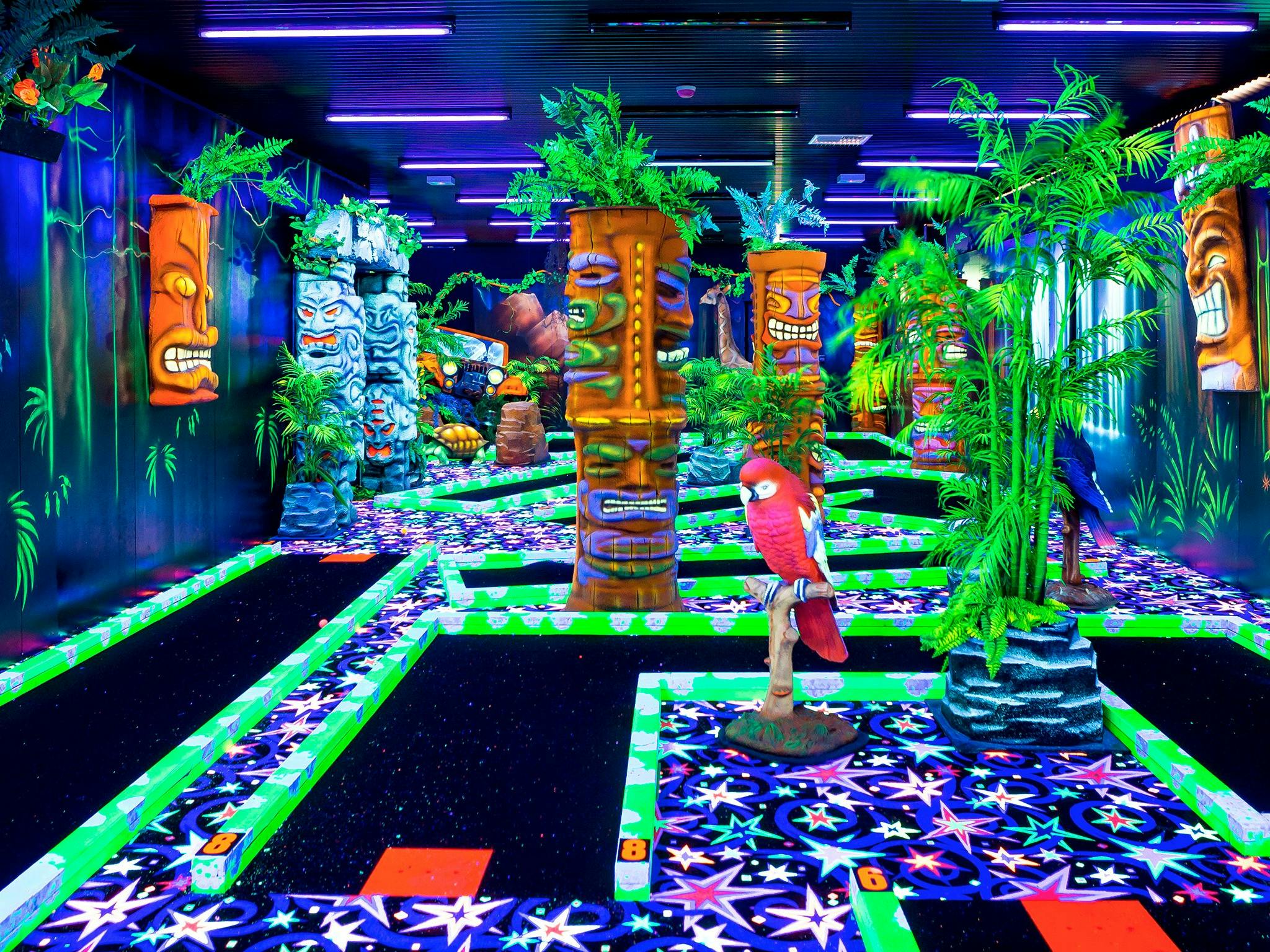 Glow in the dark mini golf