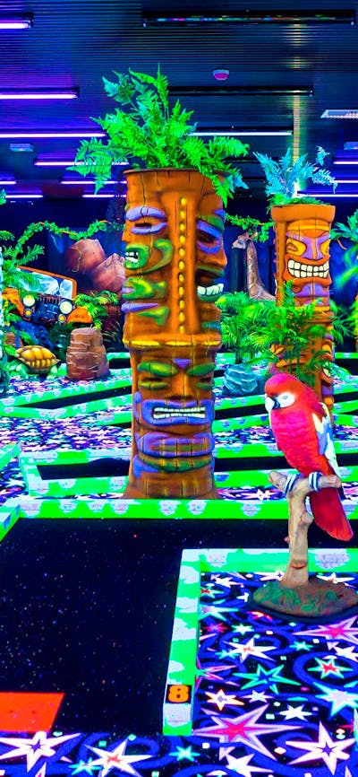 Glow in the dark mini golf
