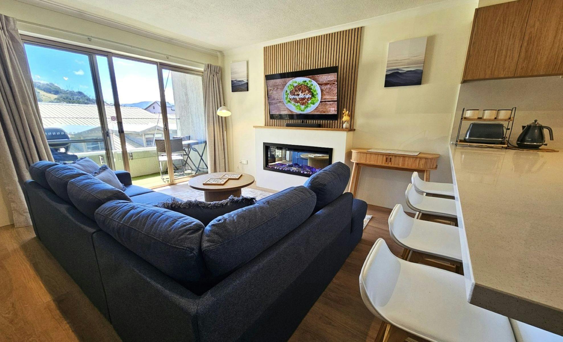 Lounge, kitchen, dining open plan