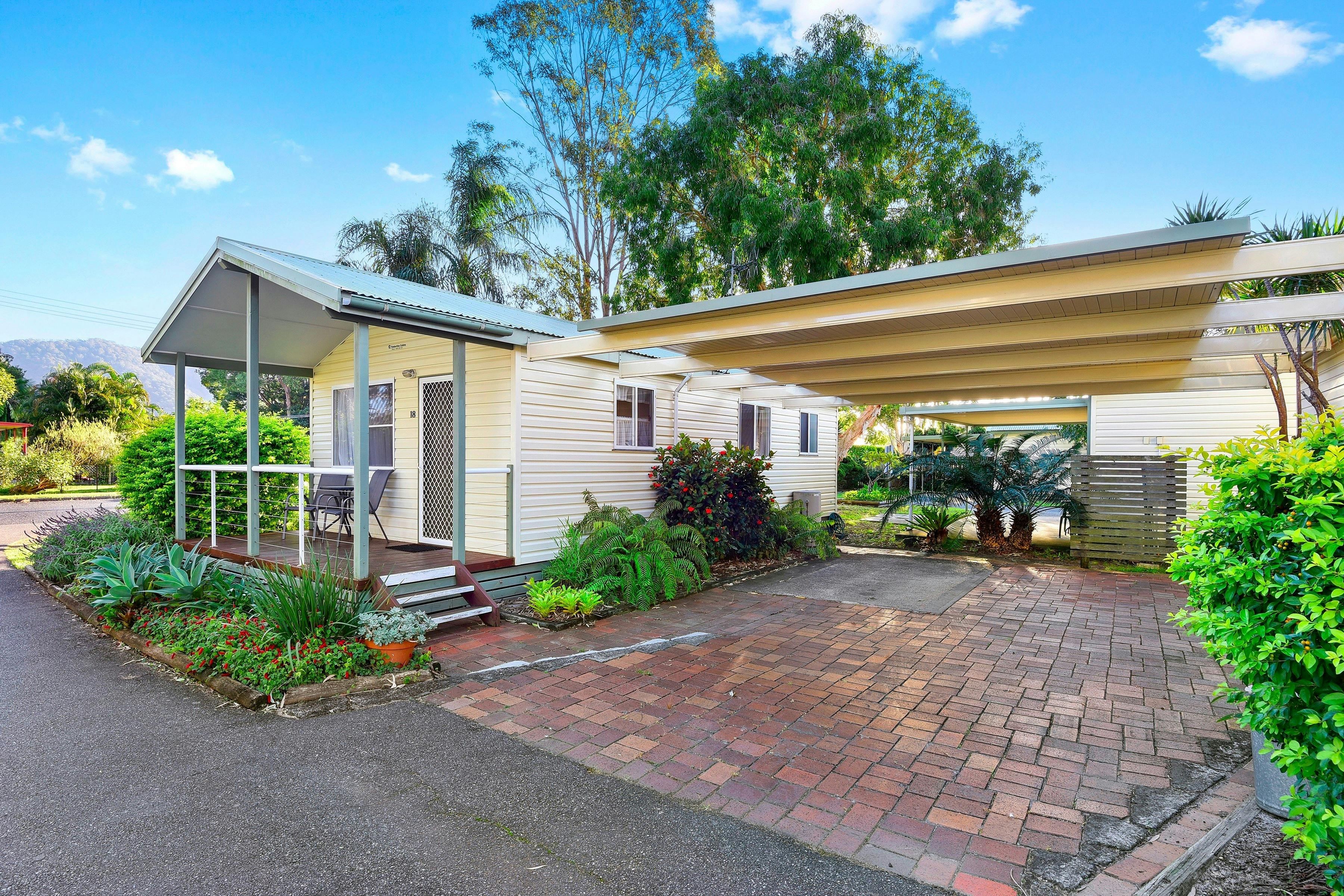 Cabin 18 at Dunbogan Caravan Park