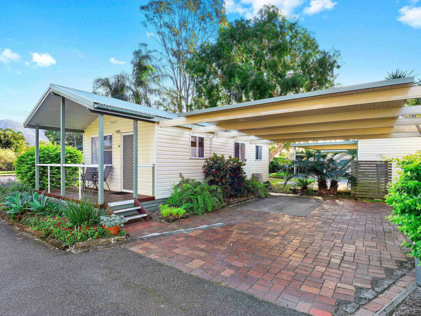 Cabin 18 at Dunbogan Caravan Park