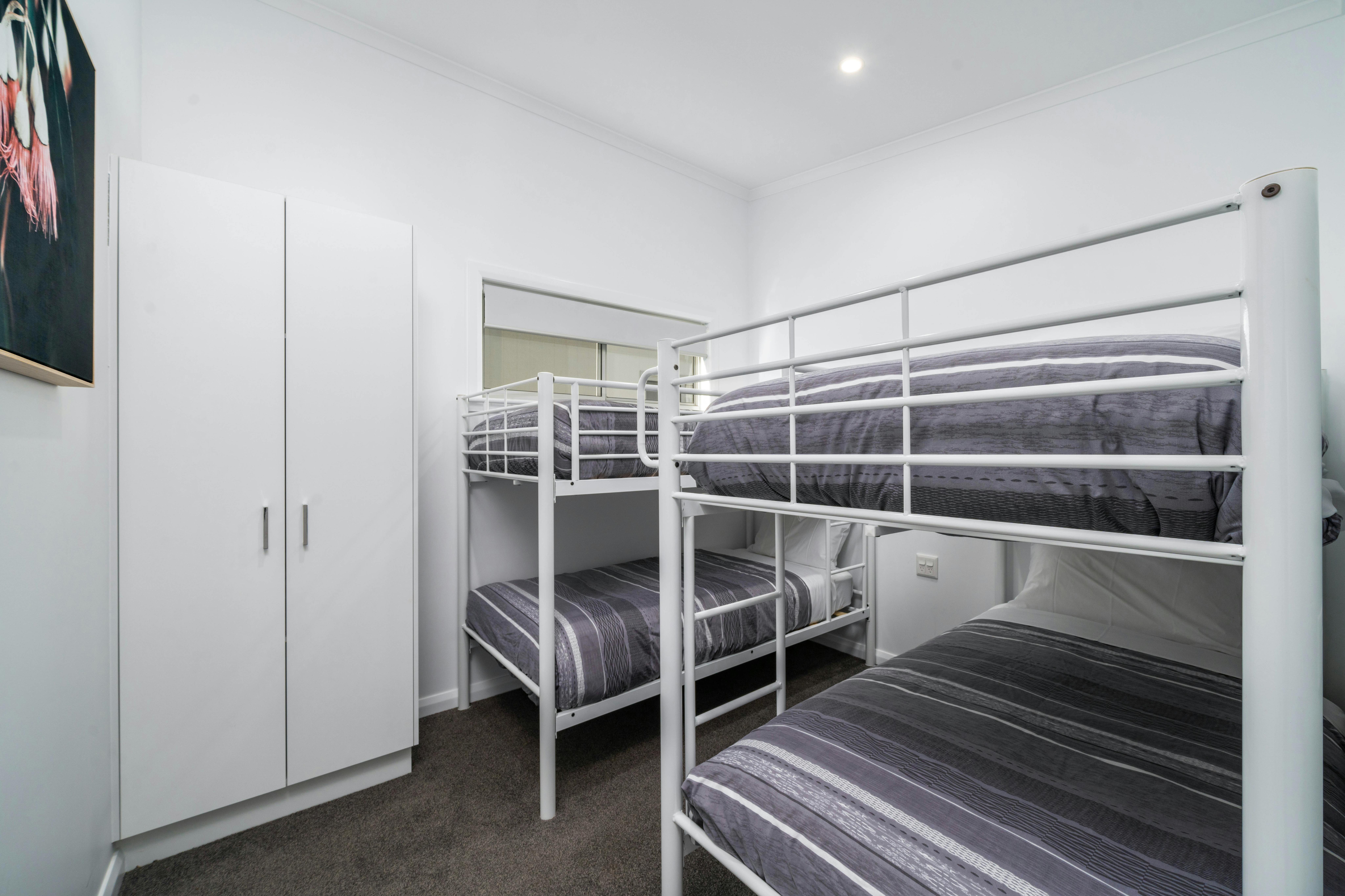 Premium family cabin - second bedroom with bunks