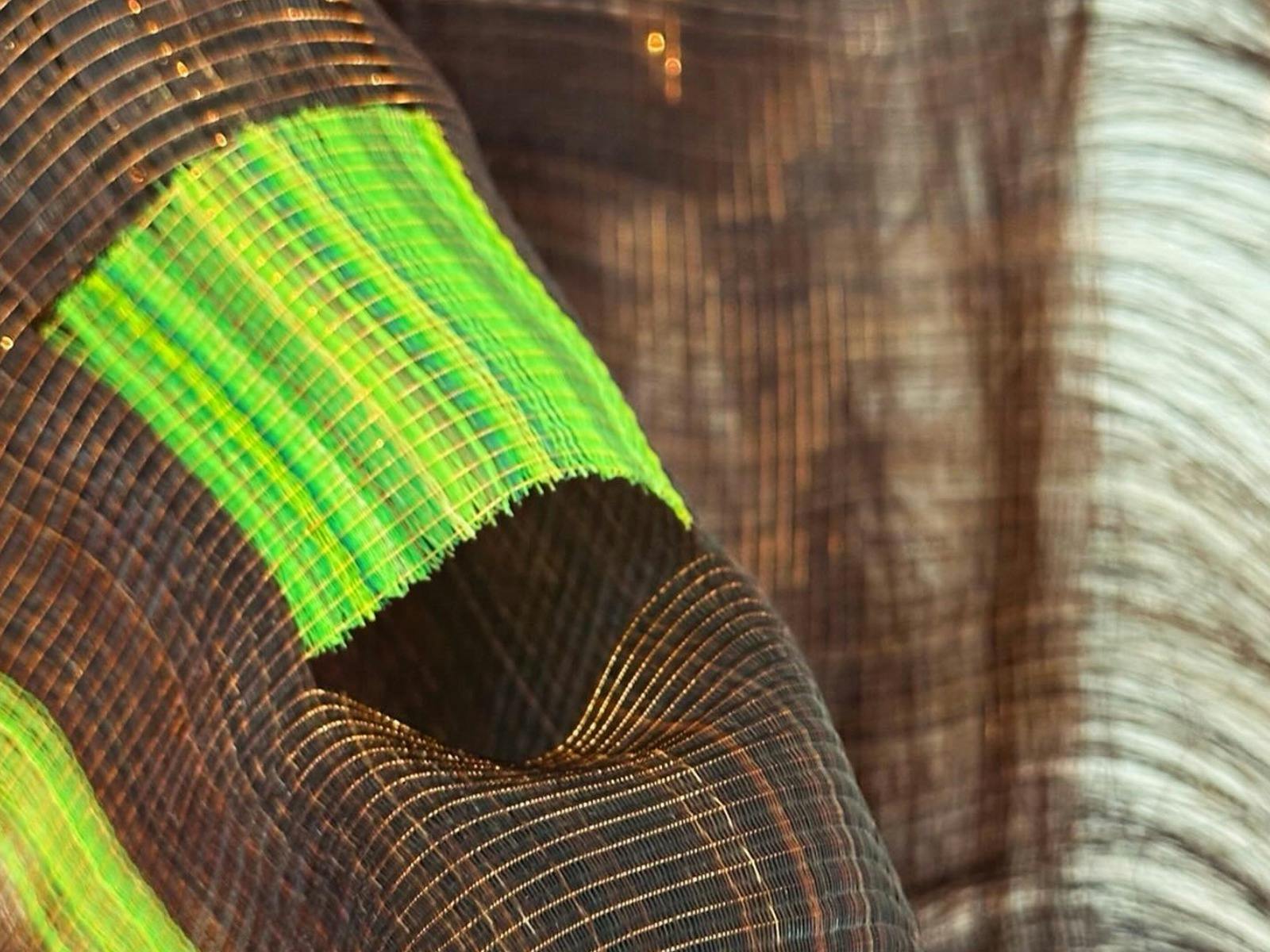 Weaving matter: material experimentation