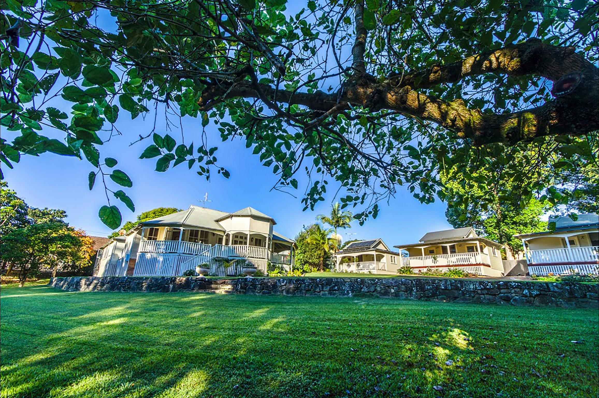 Bangalow Guesthouse NSW Holidays & Things to Do
