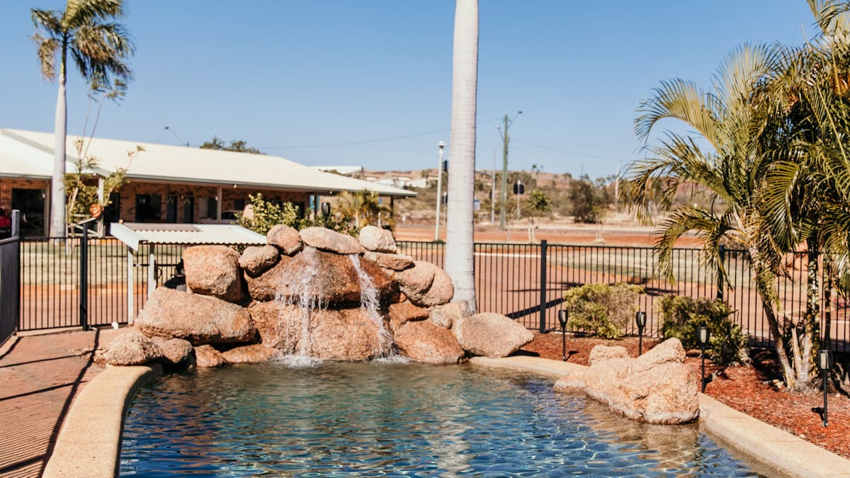 Abacus Motel - Outdoor Pool
