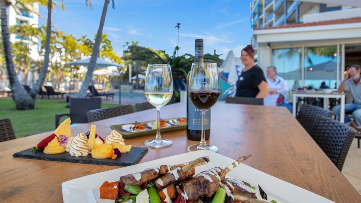 Latitude-21-Dining