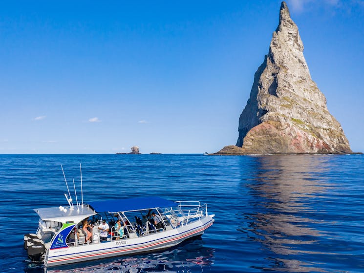 Reef N Beyond is a state of the art Eco Tour vessel. She was designed with safety, passenger comfort