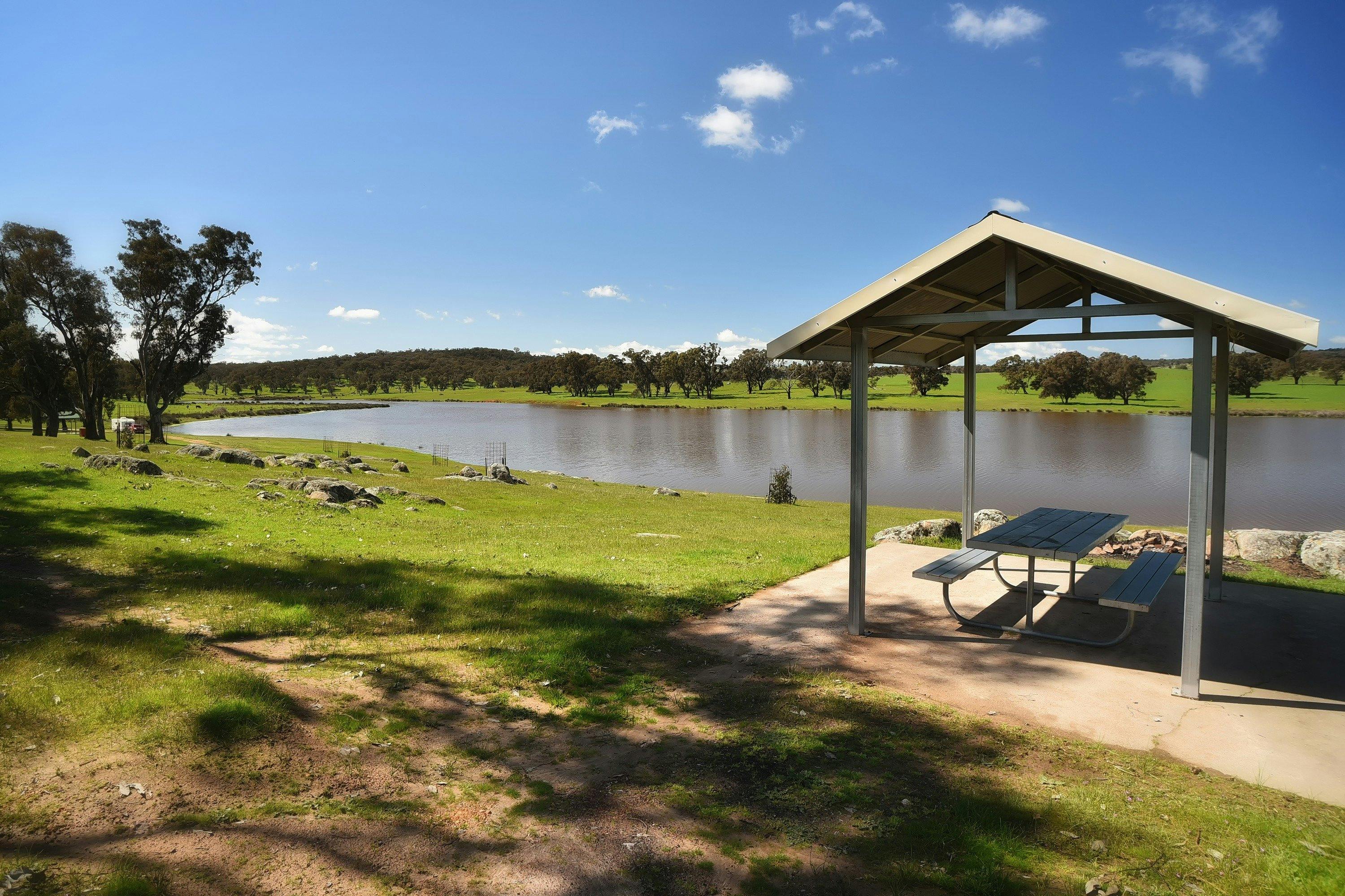Bethungra Dam Camping