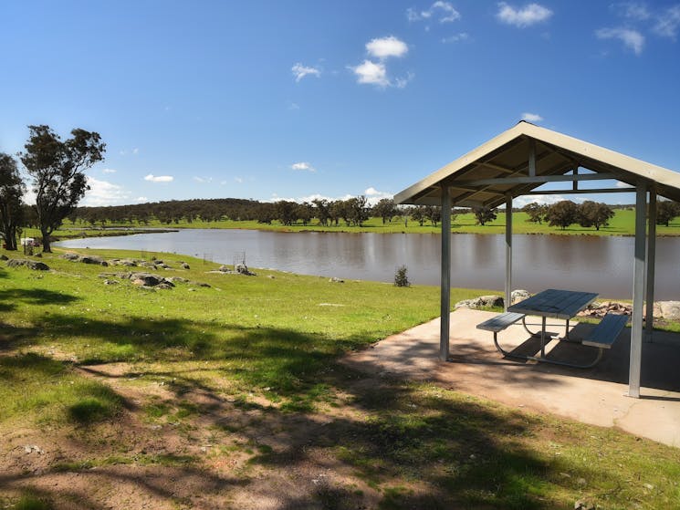 Bethungra Dam Camping