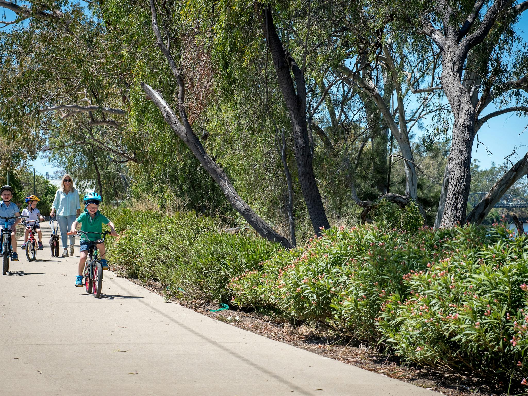 Children on Goondiwindi River Walk Children on Goondiwindi River Walk