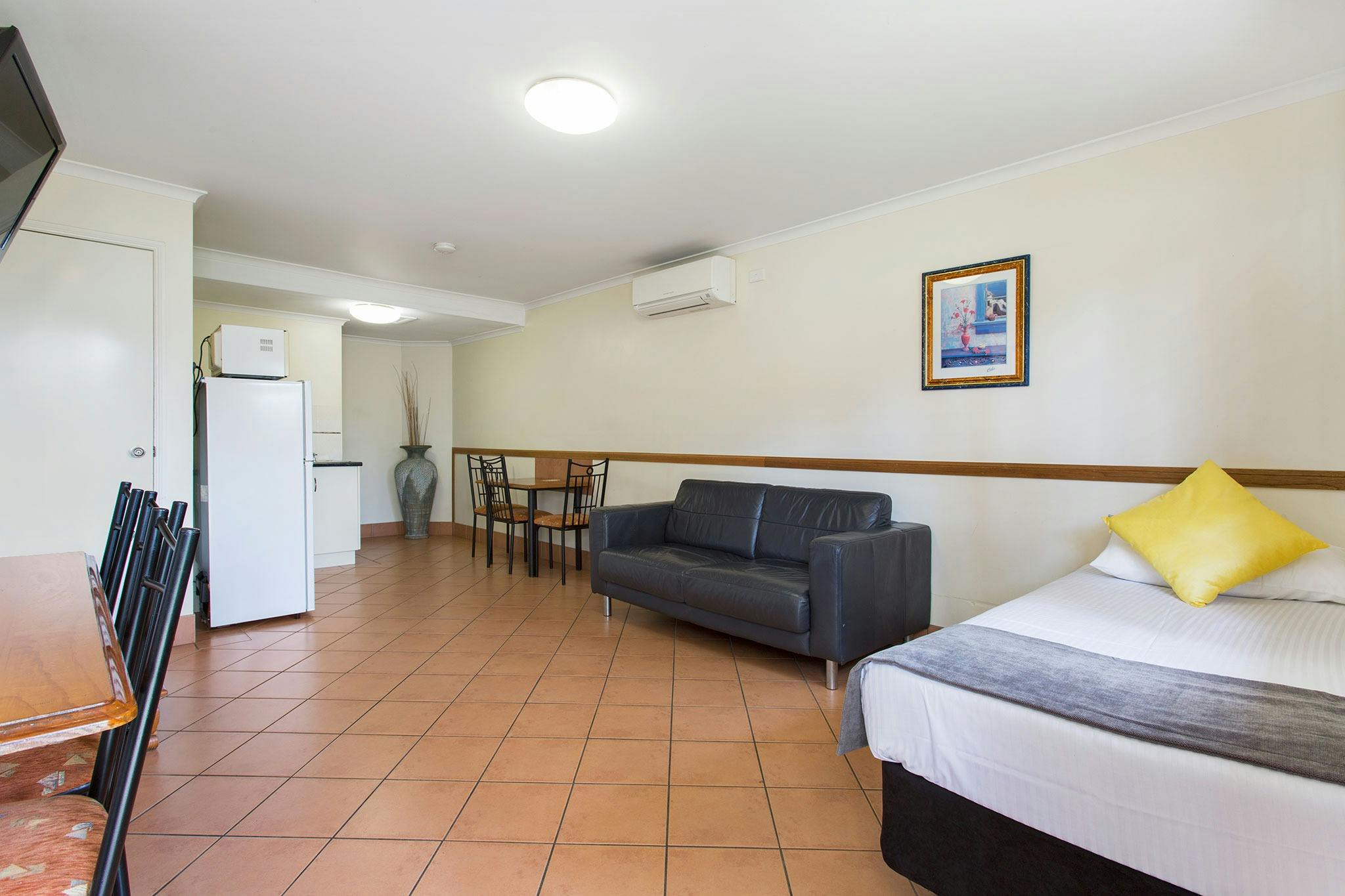 One Bedroom Apartment