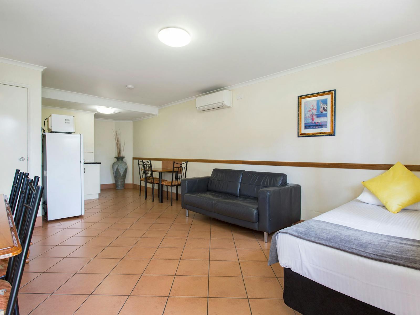 One Bedroom Apartment One Bedroom Apartment