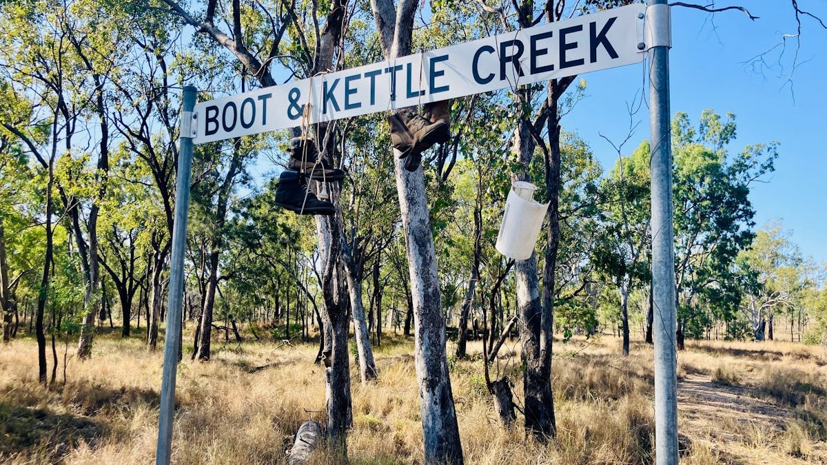 Boot and Kettle Creek sign near Rubyvale