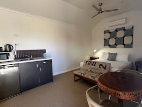 Room with kitchenette at Parachilna Overflow Accommodation