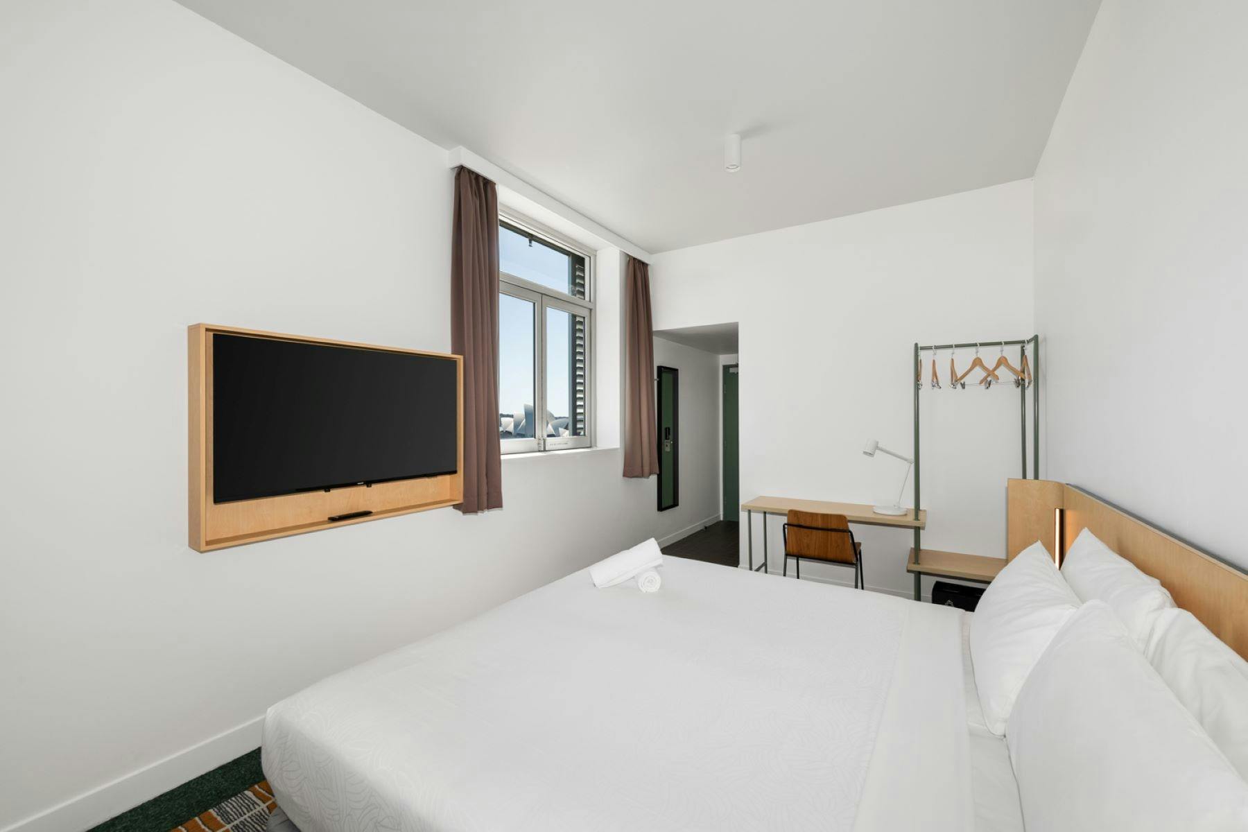King Opera Harbour View Ensuite