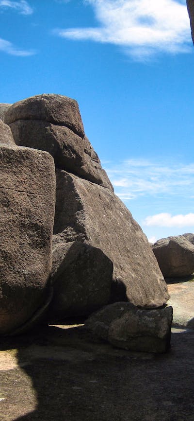 Large boulders at Square Rock