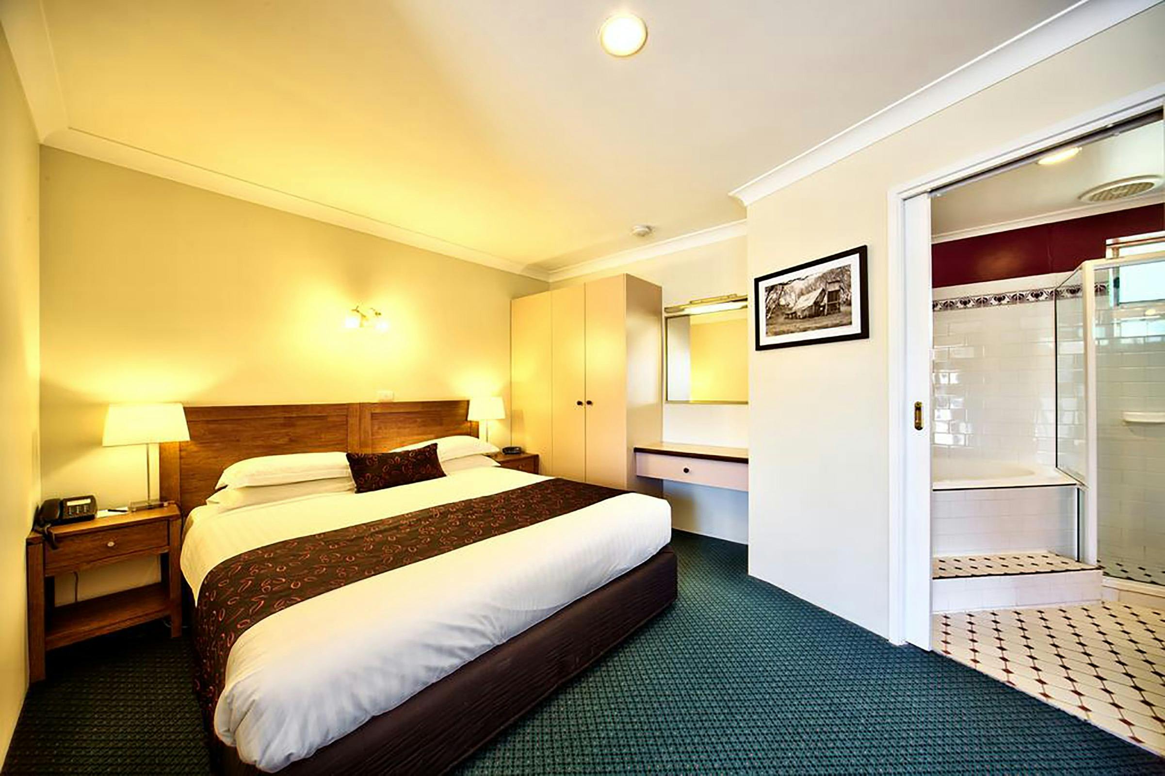 King Spa Room