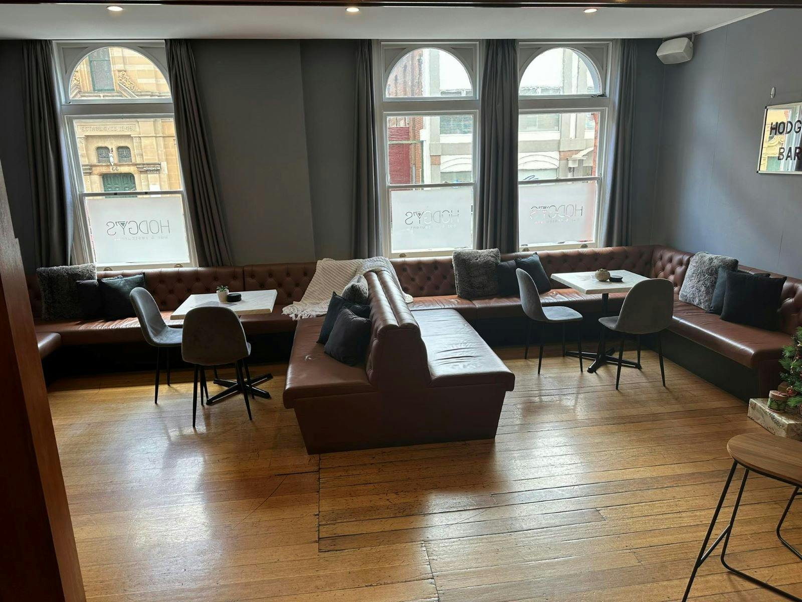 Hodgy's Bar & Restaurant