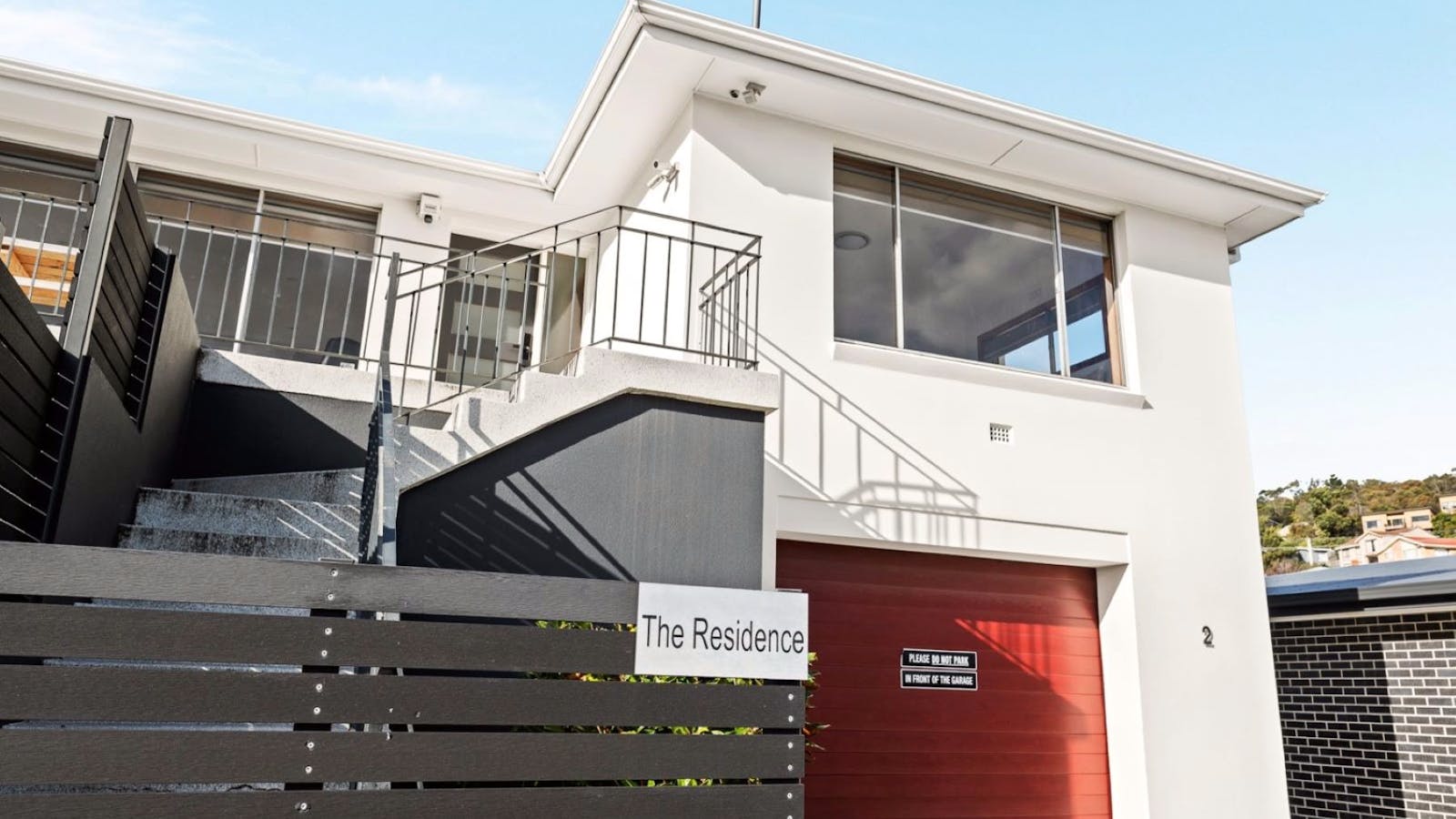 Large holiday home close to shops,