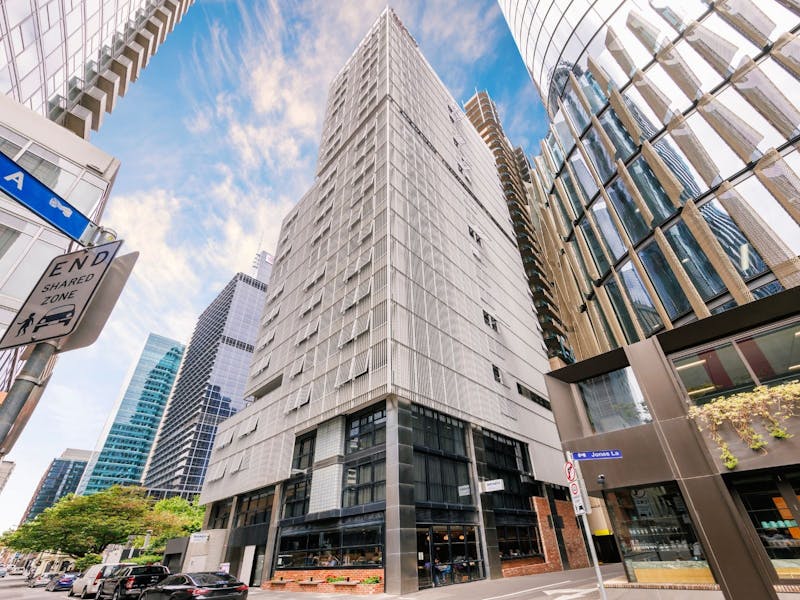 Brady Hotel JL Exterior