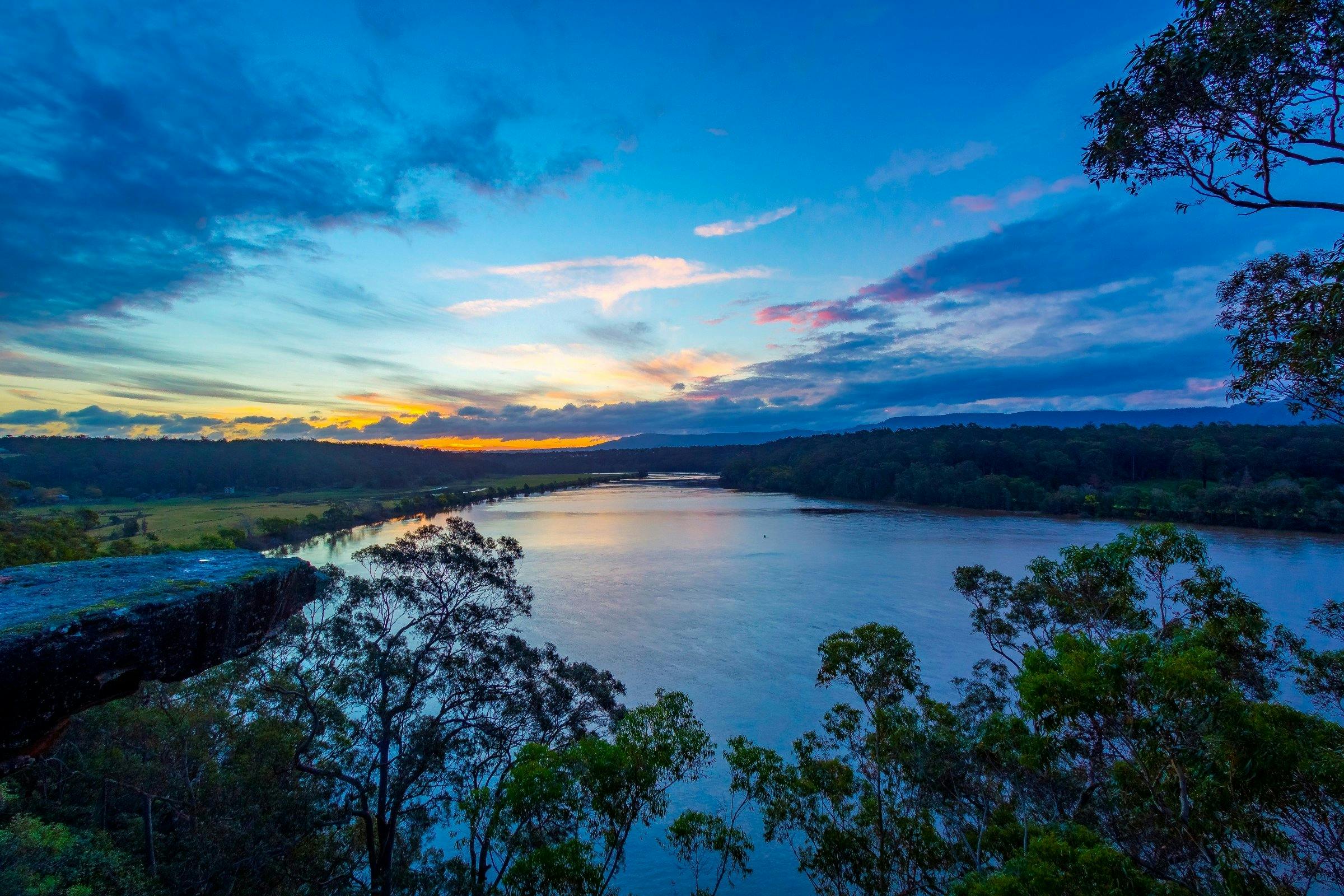 Hanging Rock NSW Holidays & Things to Do, Attractions