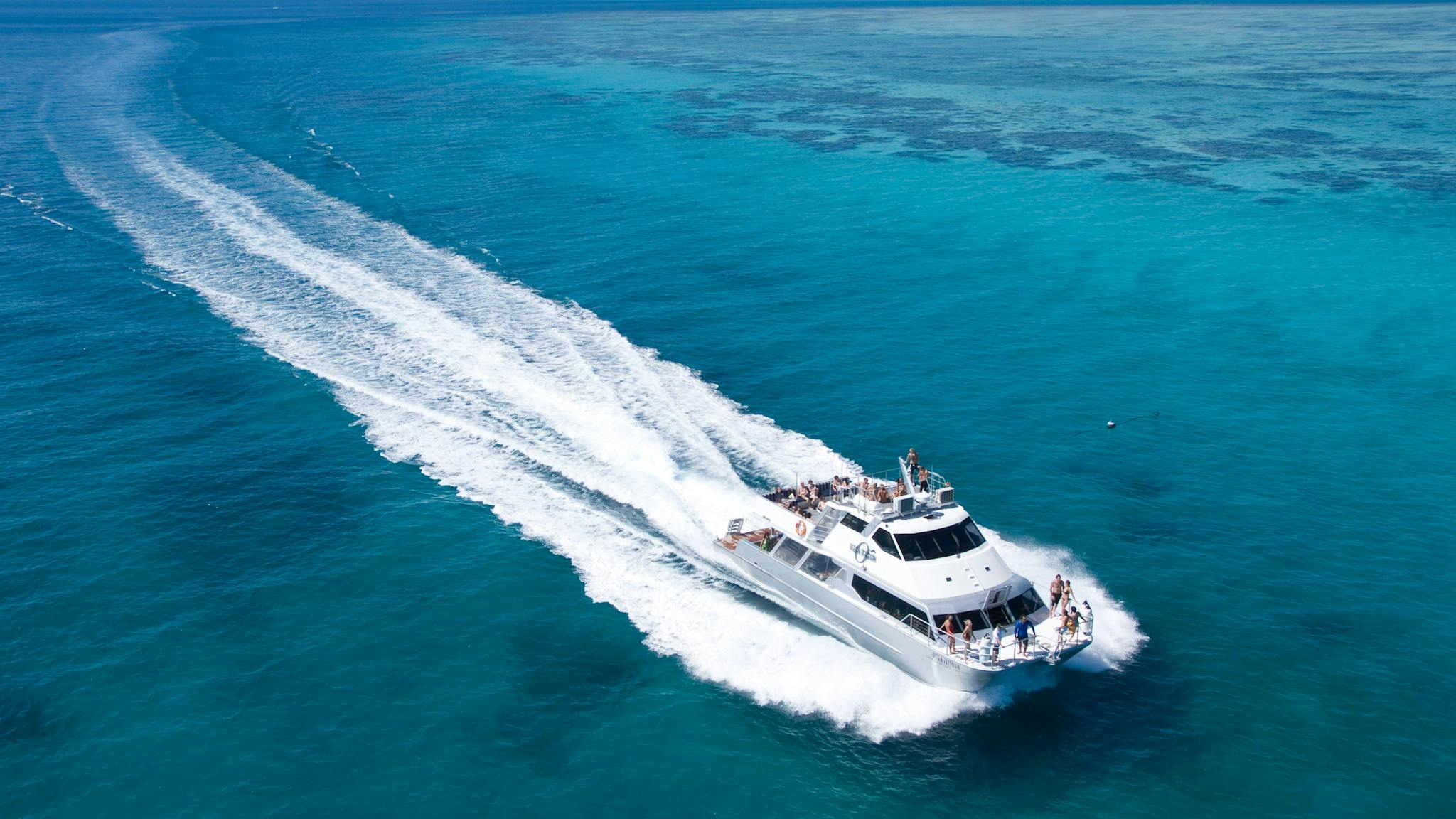 Ocean Freedom - Fast 20M Motor Catamaran - minimal travel time to Great Barrier Reef in Cairns Ocean Freedom - Fast 20M Motor Catamaran - minimal travel time to Great Barrier Reef in Cairns