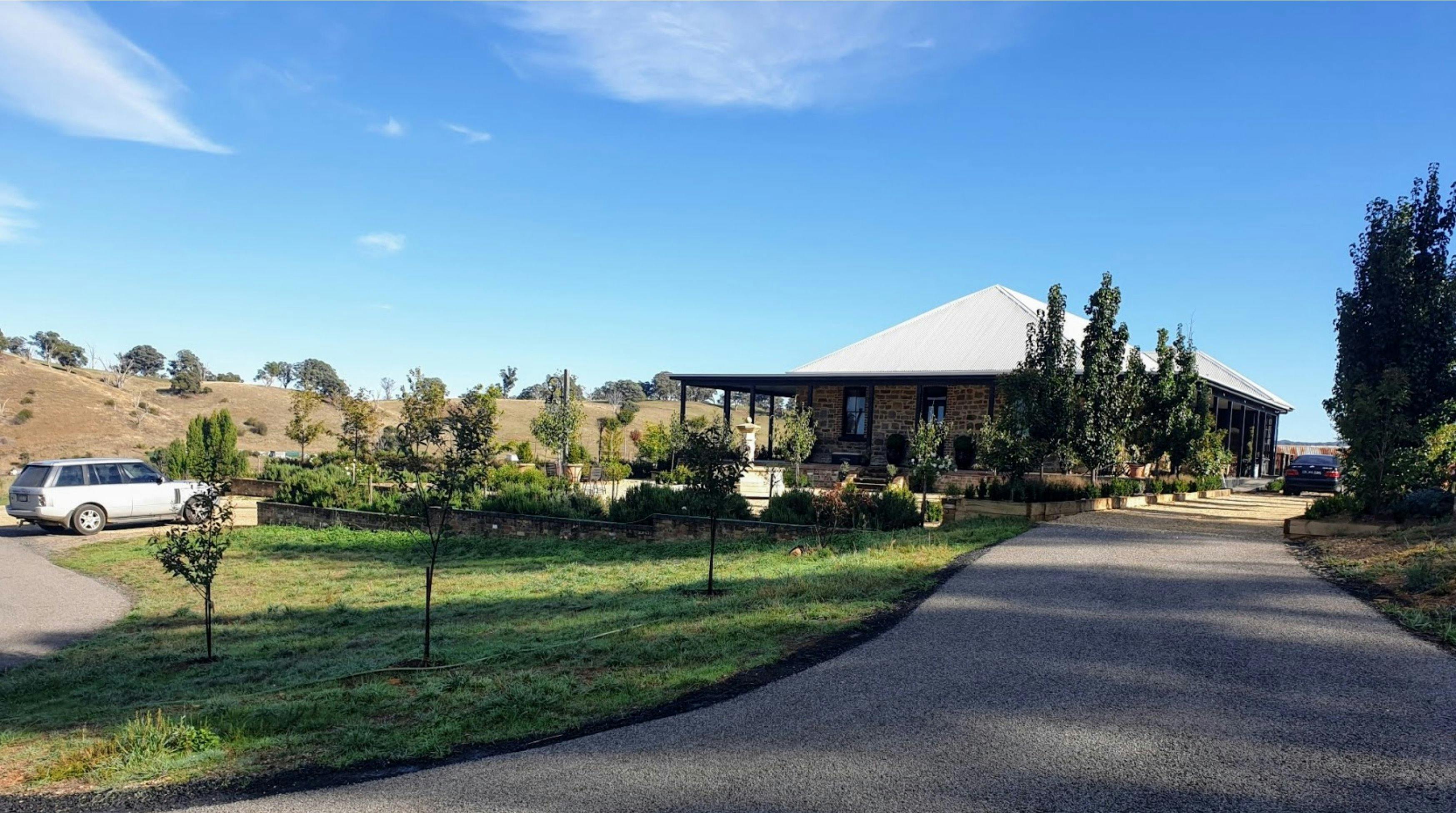 Hillcrest House Binda NSW Holidays & Things to Do
