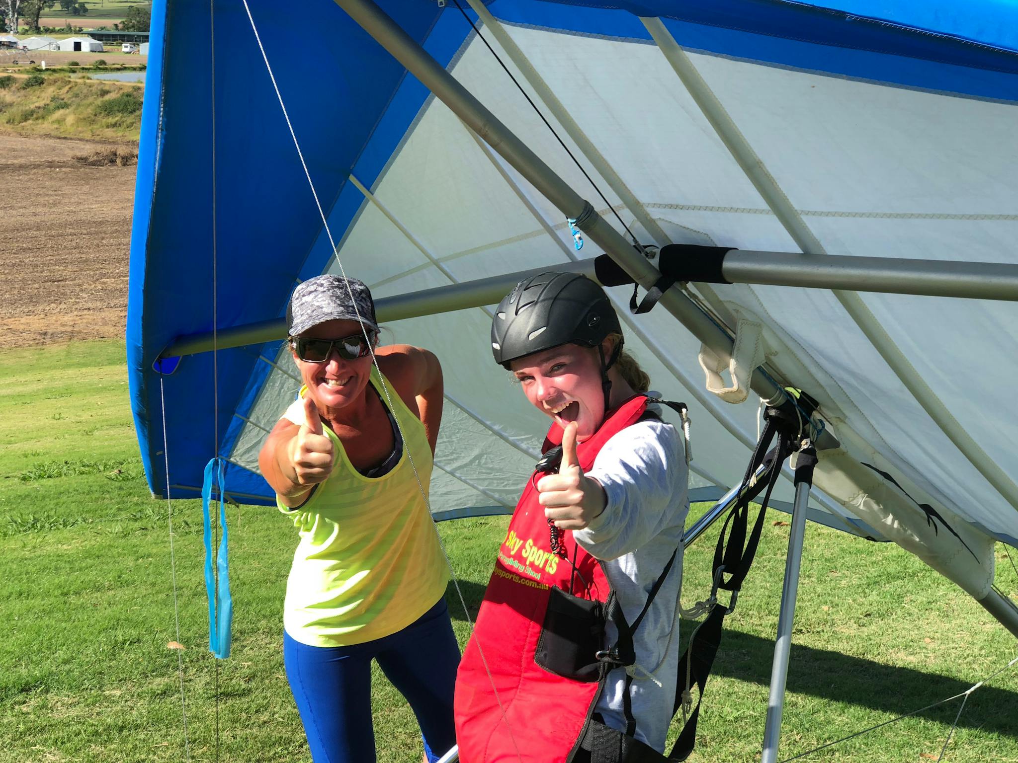 hang gliding teaching with Lisa hang gliding teaching with Lisa