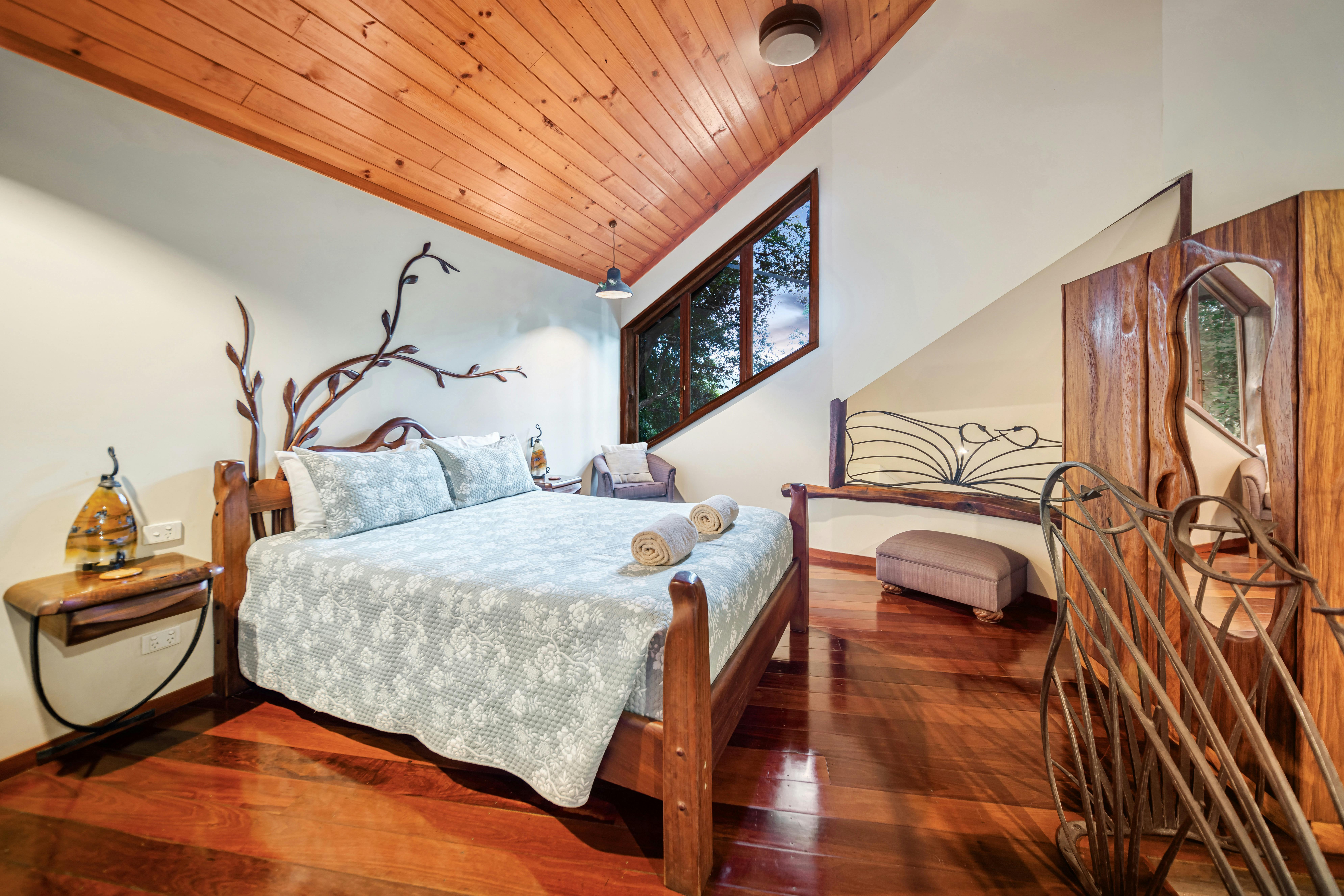 Montville Accommodation with spa and fireplace