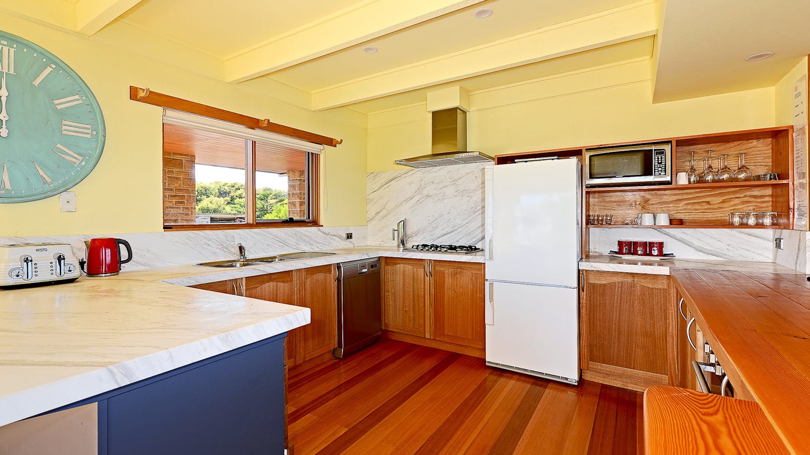 Cloudy Bay Villa - Kitchen