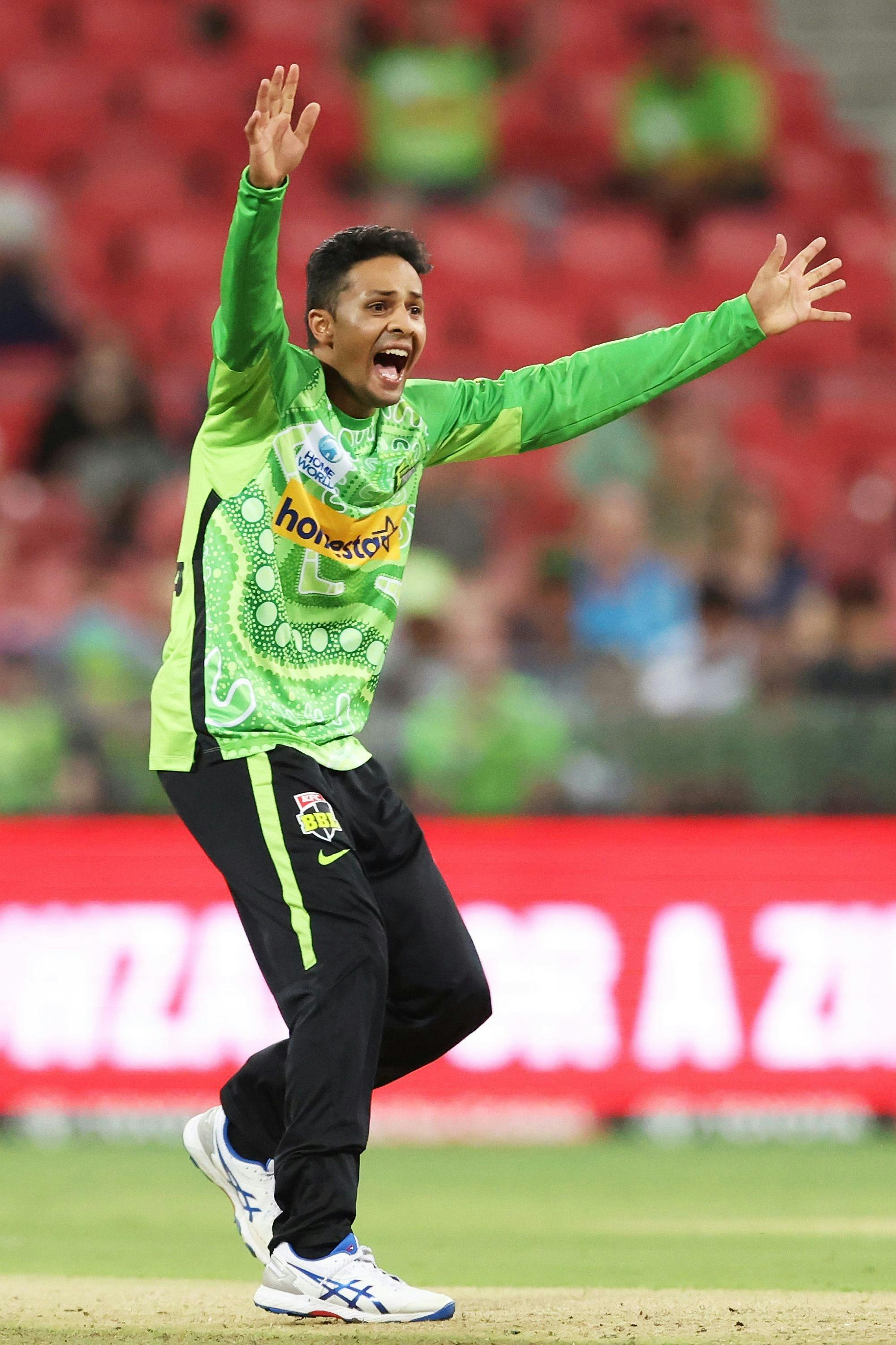 BBL: Sydney Thunder v Perth Scorchers