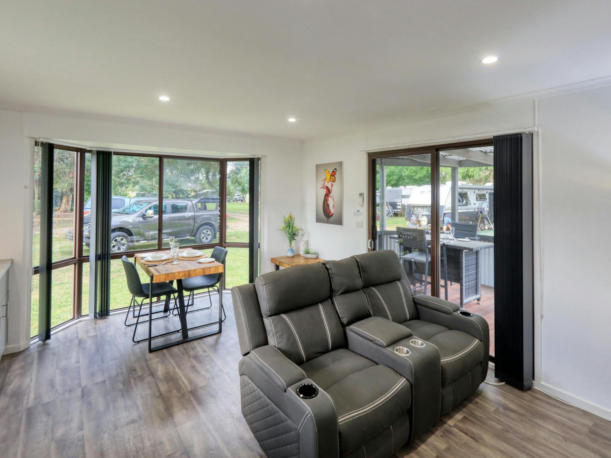 Deluxe Cabin - 1 bedroom - lounge/dining