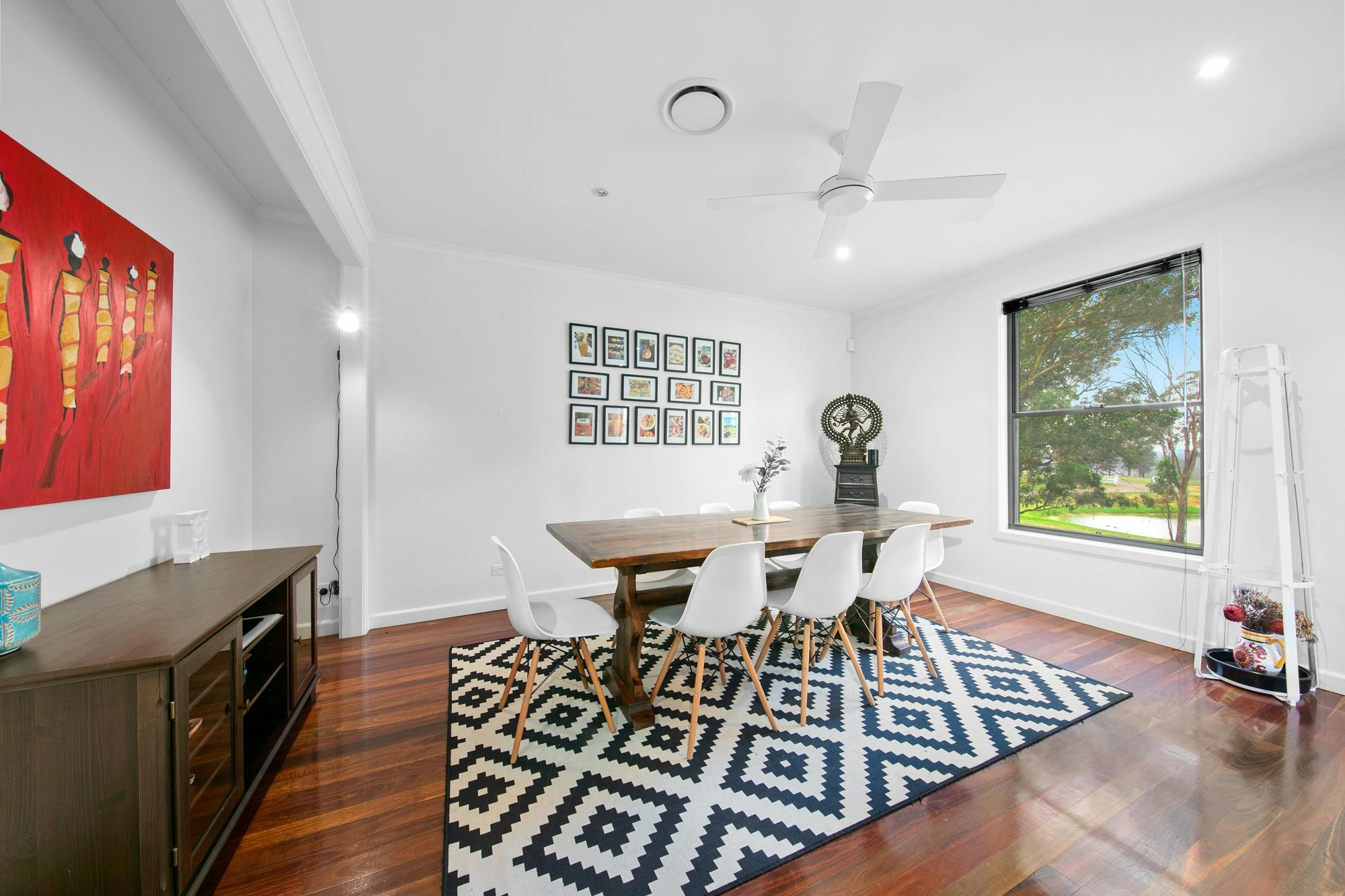 Dining for 8 with Dam view