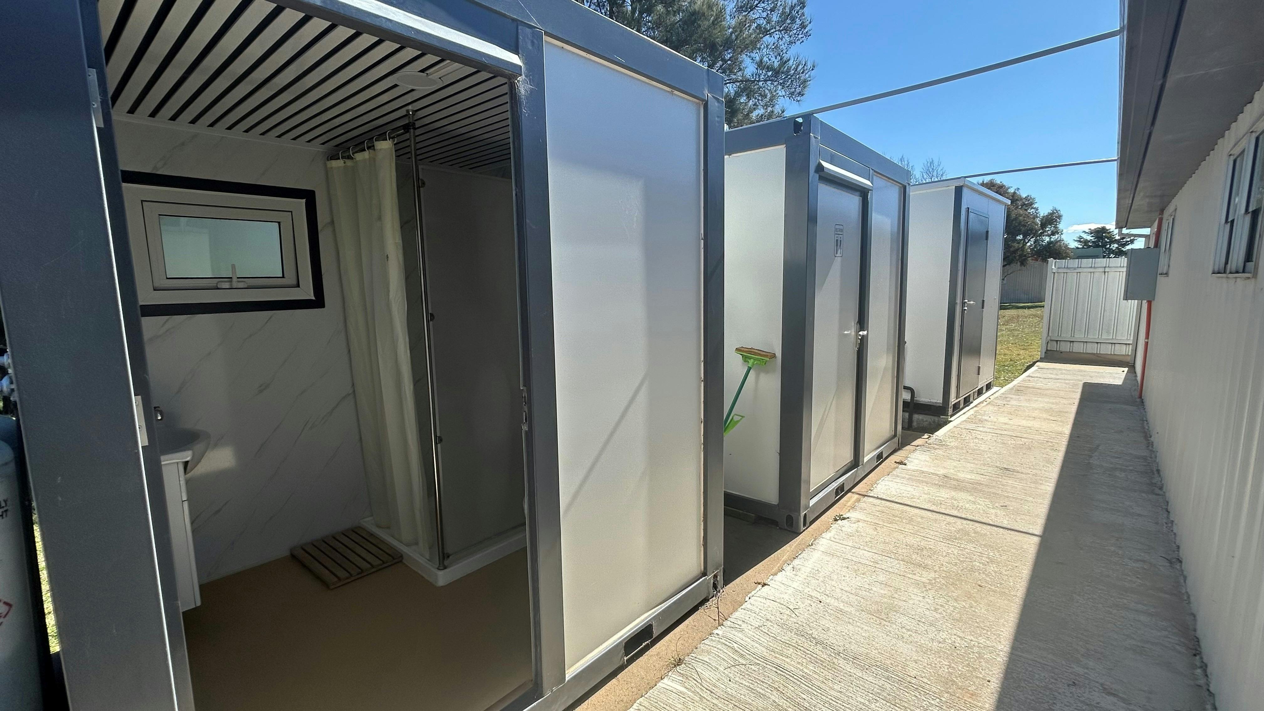 シャワー/トイレ個室