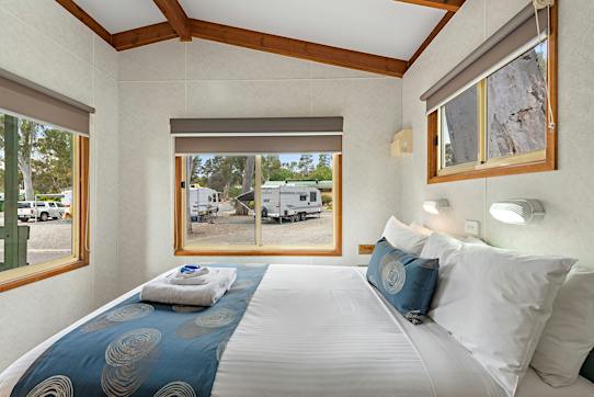Discovery Parks - Clare, Standard 2 Bedroom Cabin - Sleeps 6 - Cl...