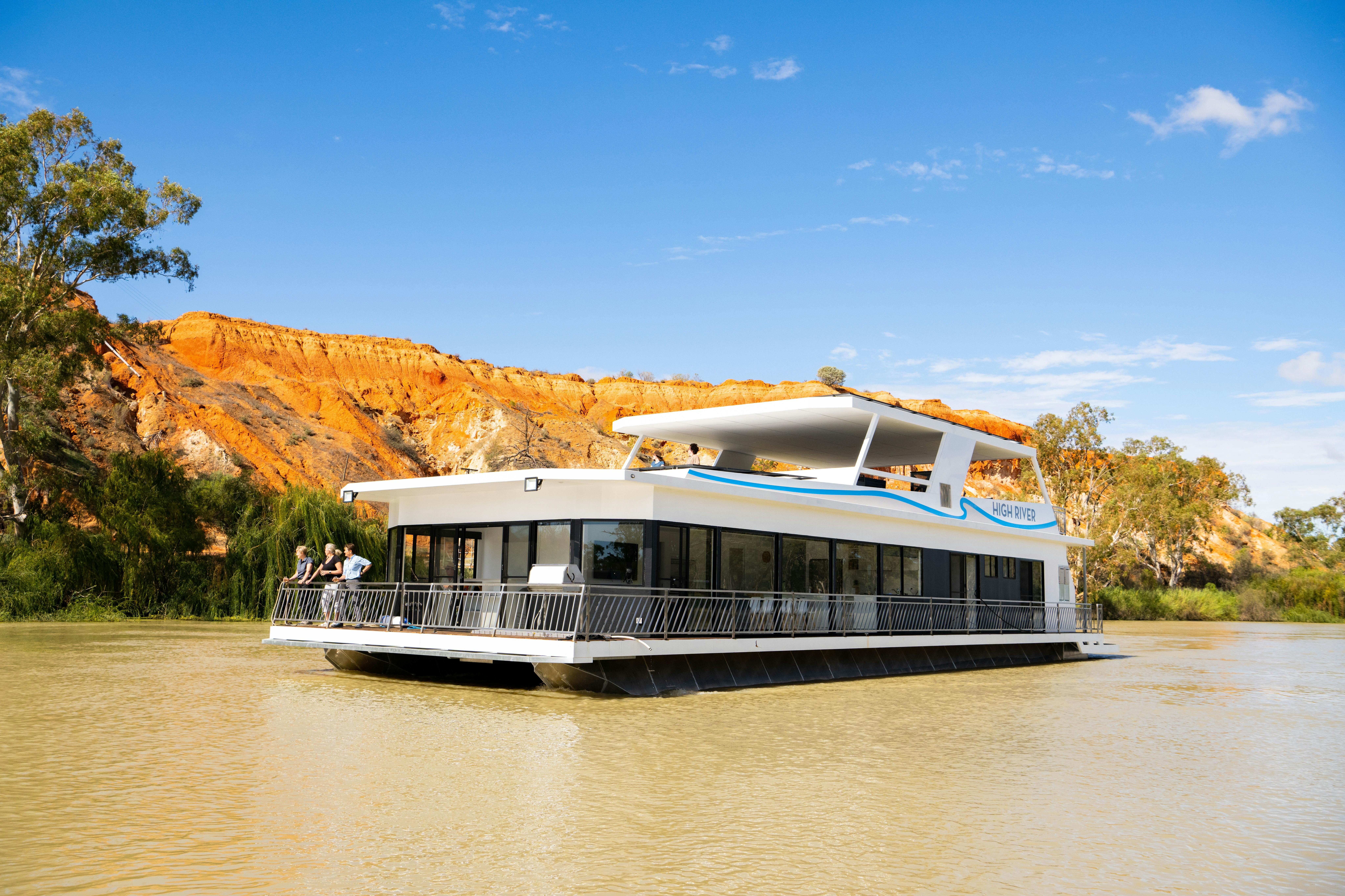 High River Houseboat on the Murray River