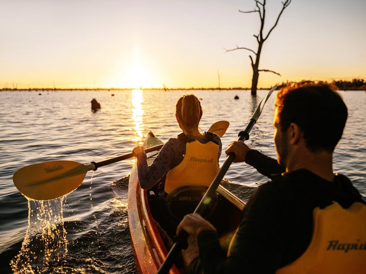 Kayaking on Lake Mulwala