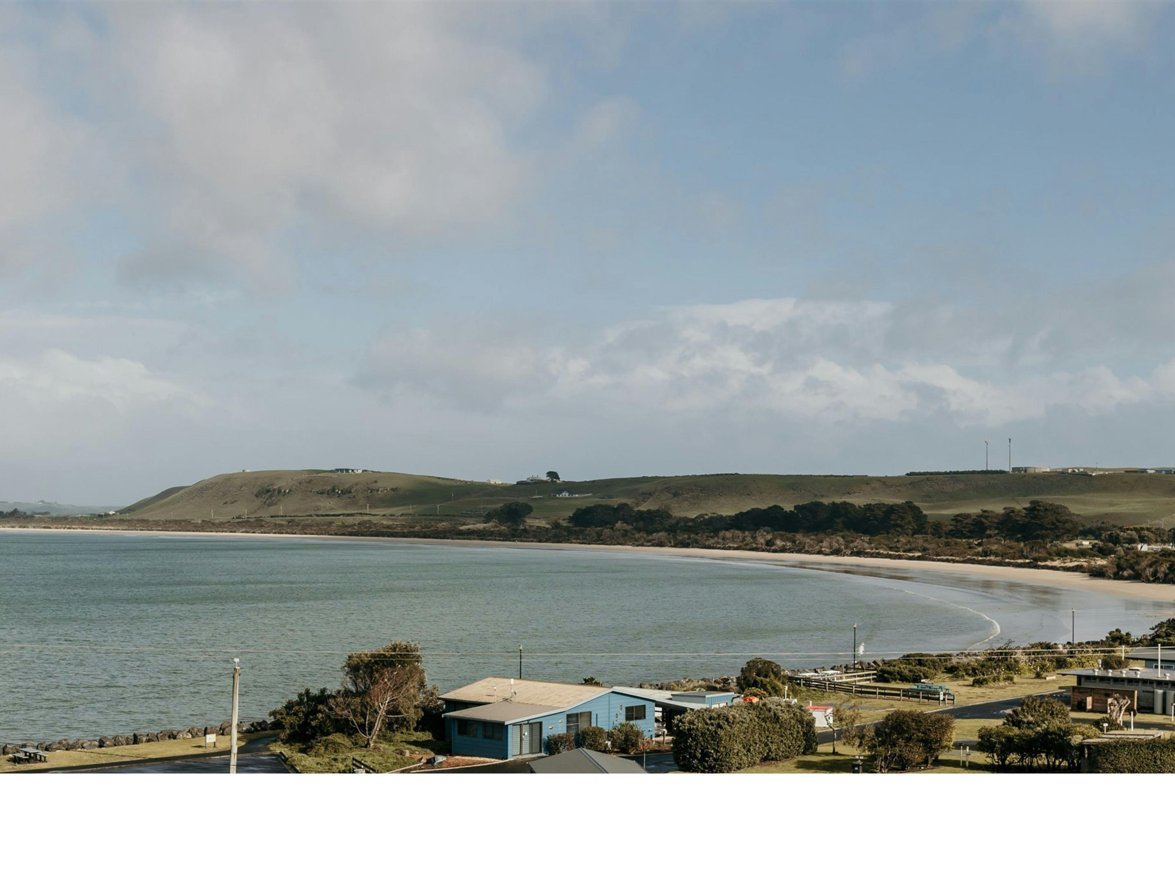 amazing sunsets, watch people swim and ski, private outdoor seating, best position in Stanley