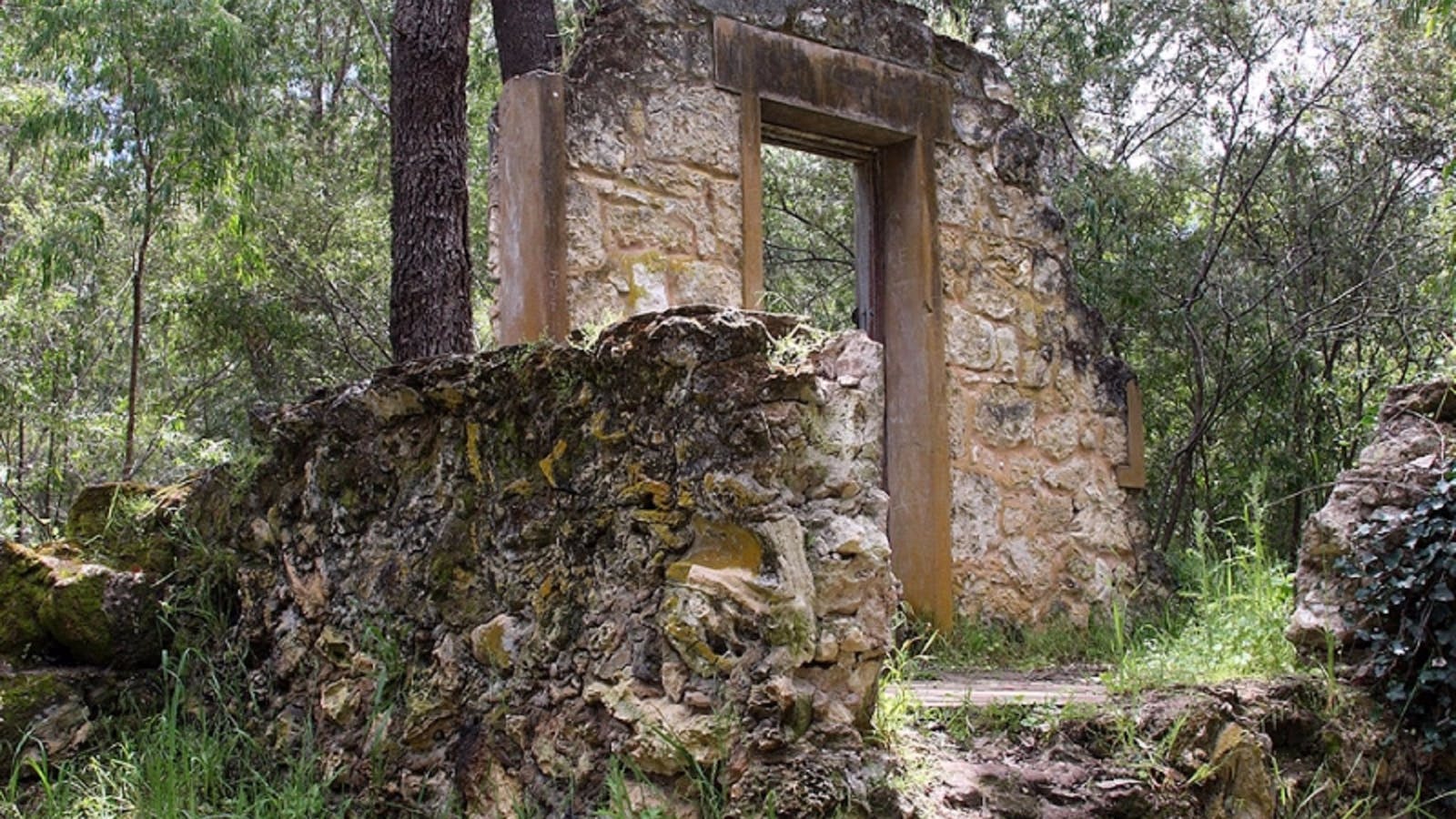 Ghost House Walk Trail