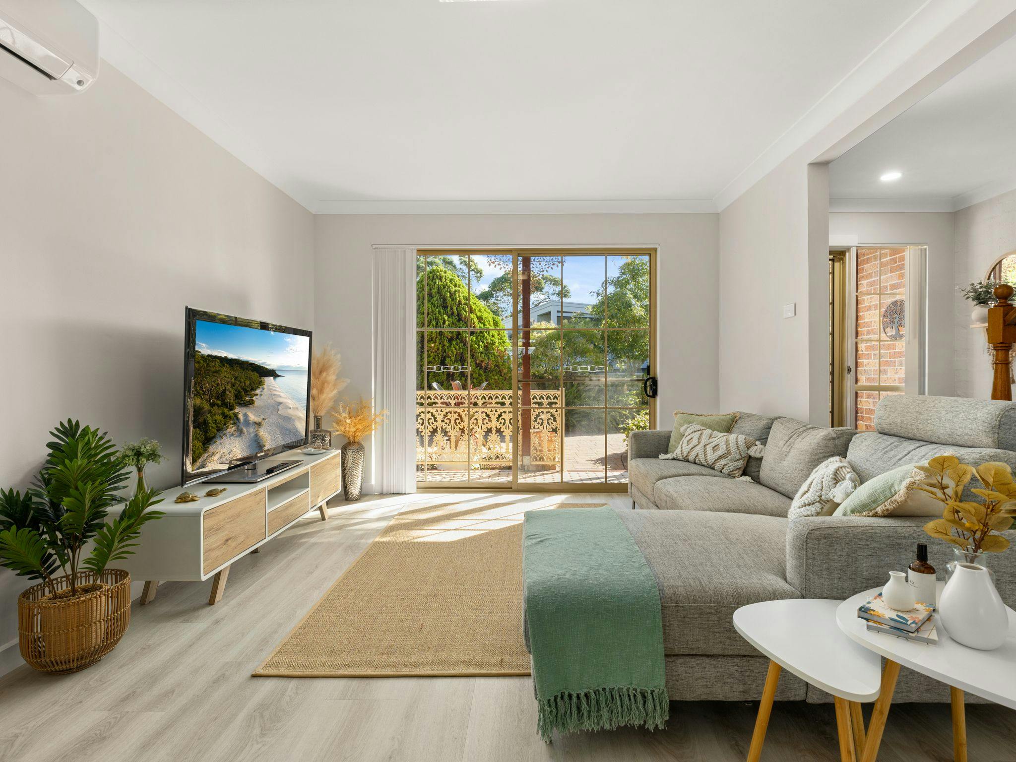 Irrilassa by the Beach