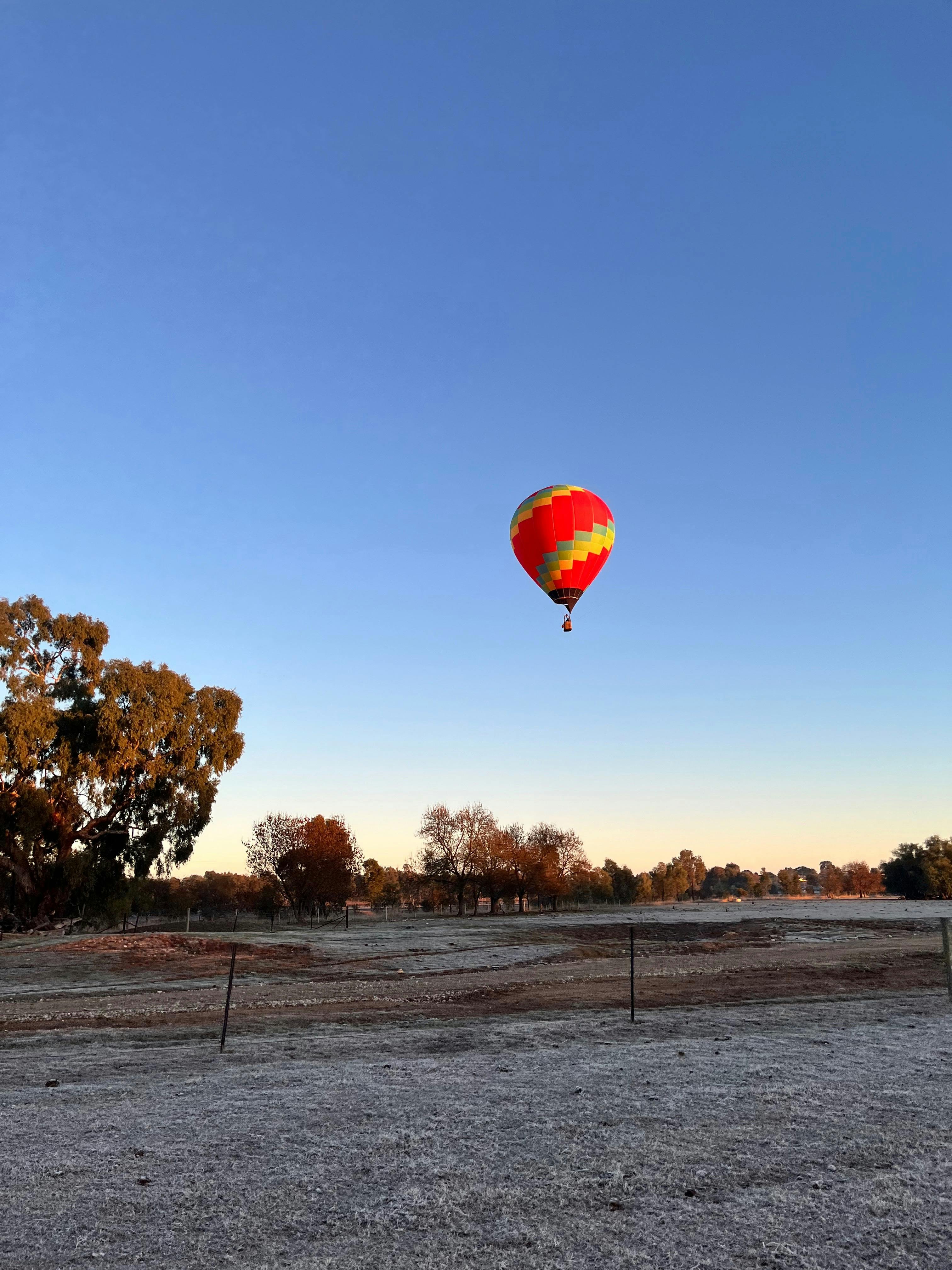 쌀쌀한 러더글렌 아침에 착륙합니다.