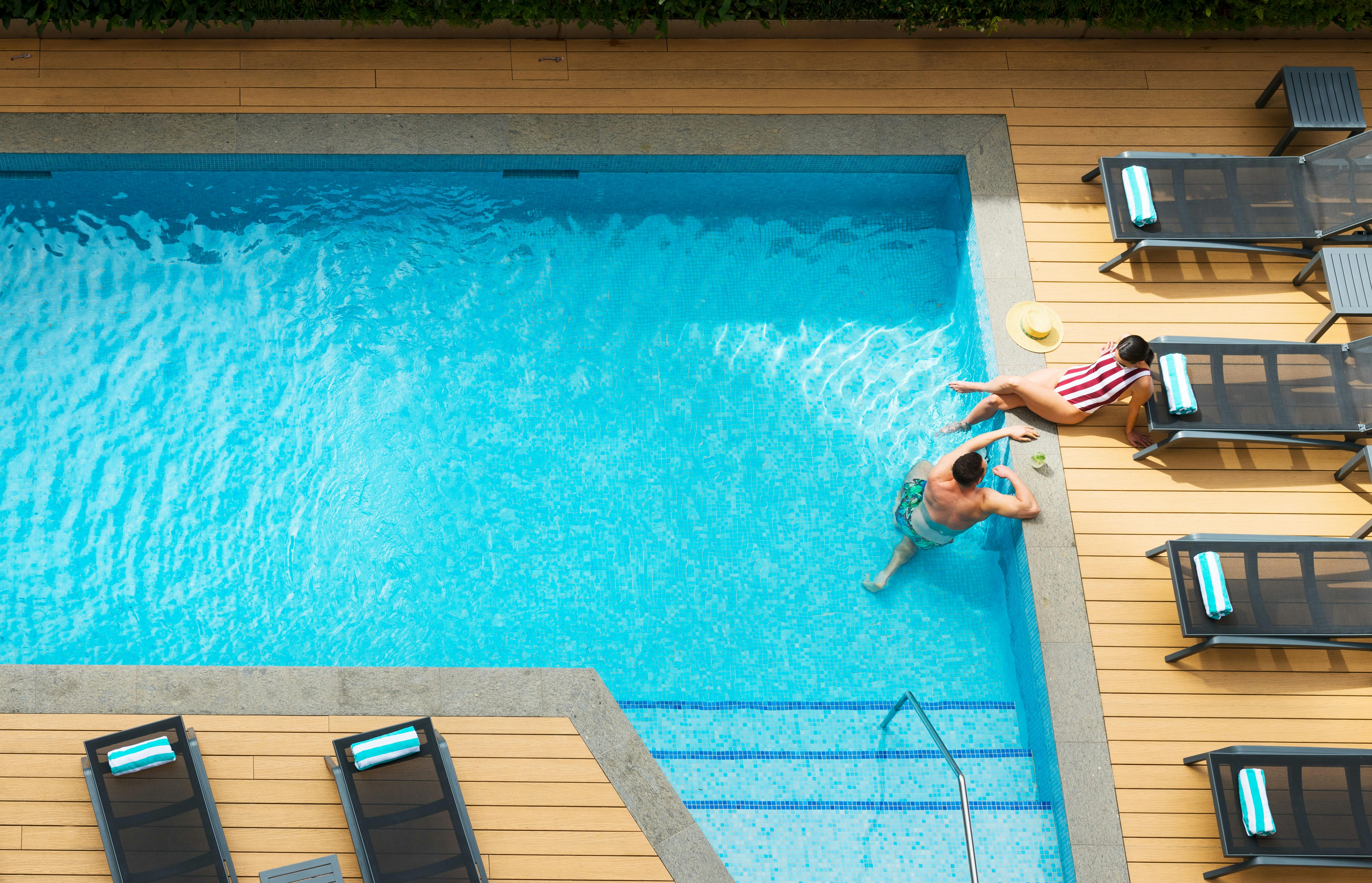 야외 온수 수영장