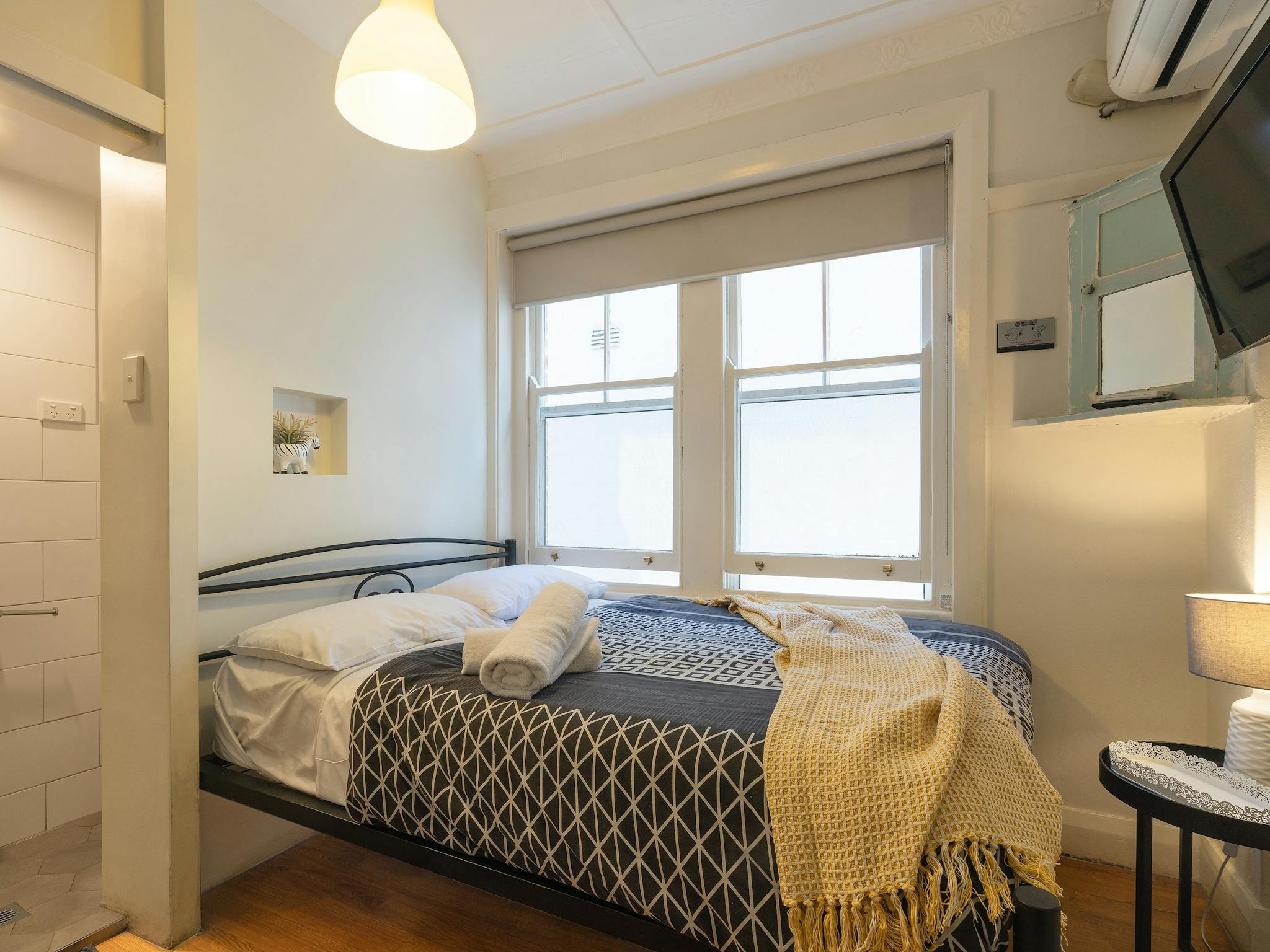 examle Bedroom /private bathroom