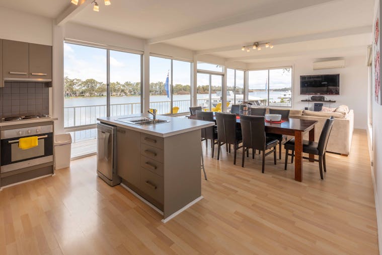 14 Randell Street Mannum River Shack Rentals