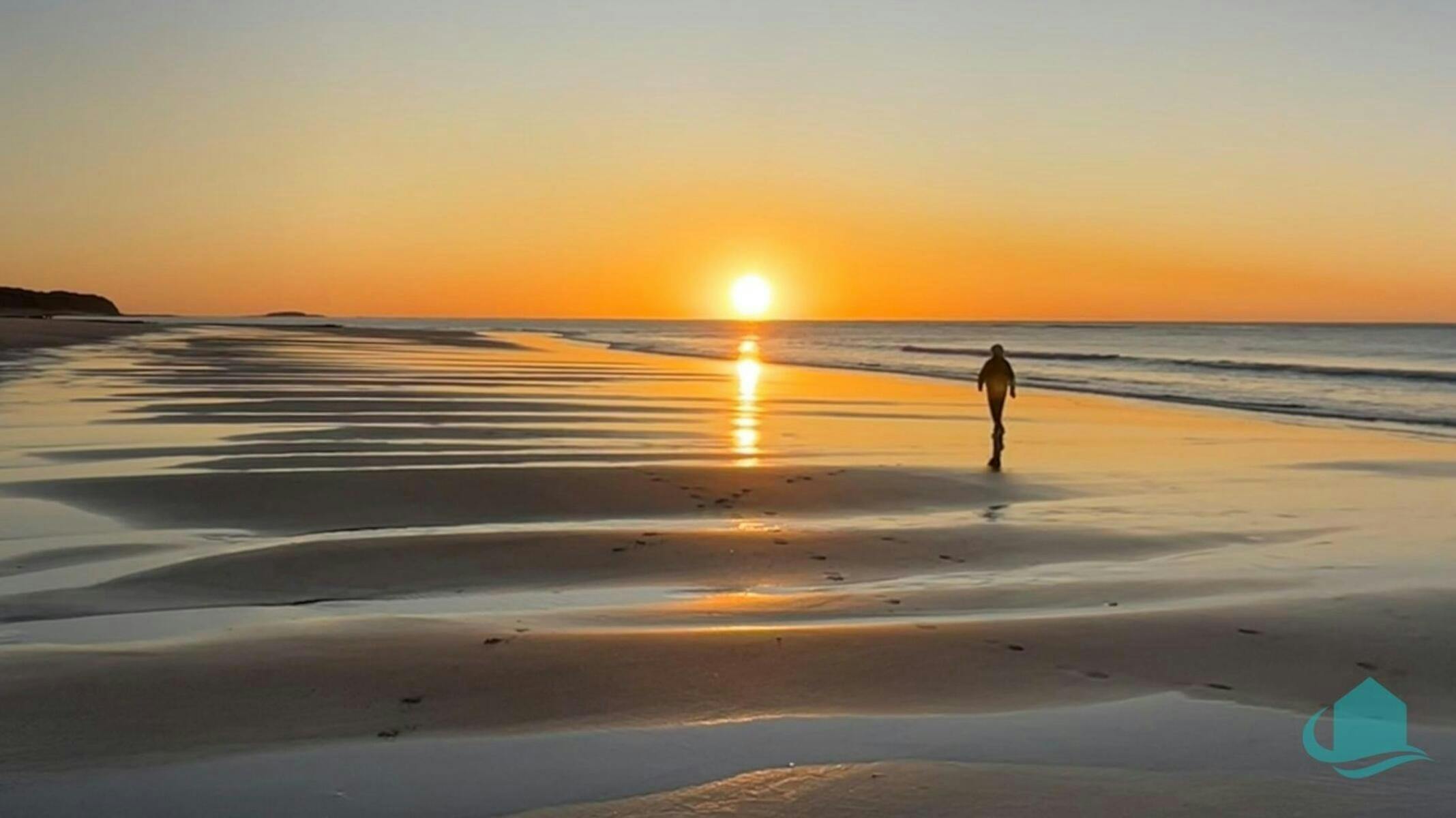 Sunrises over the beach