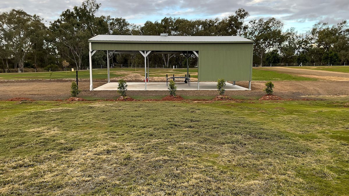 Happy hour shelter